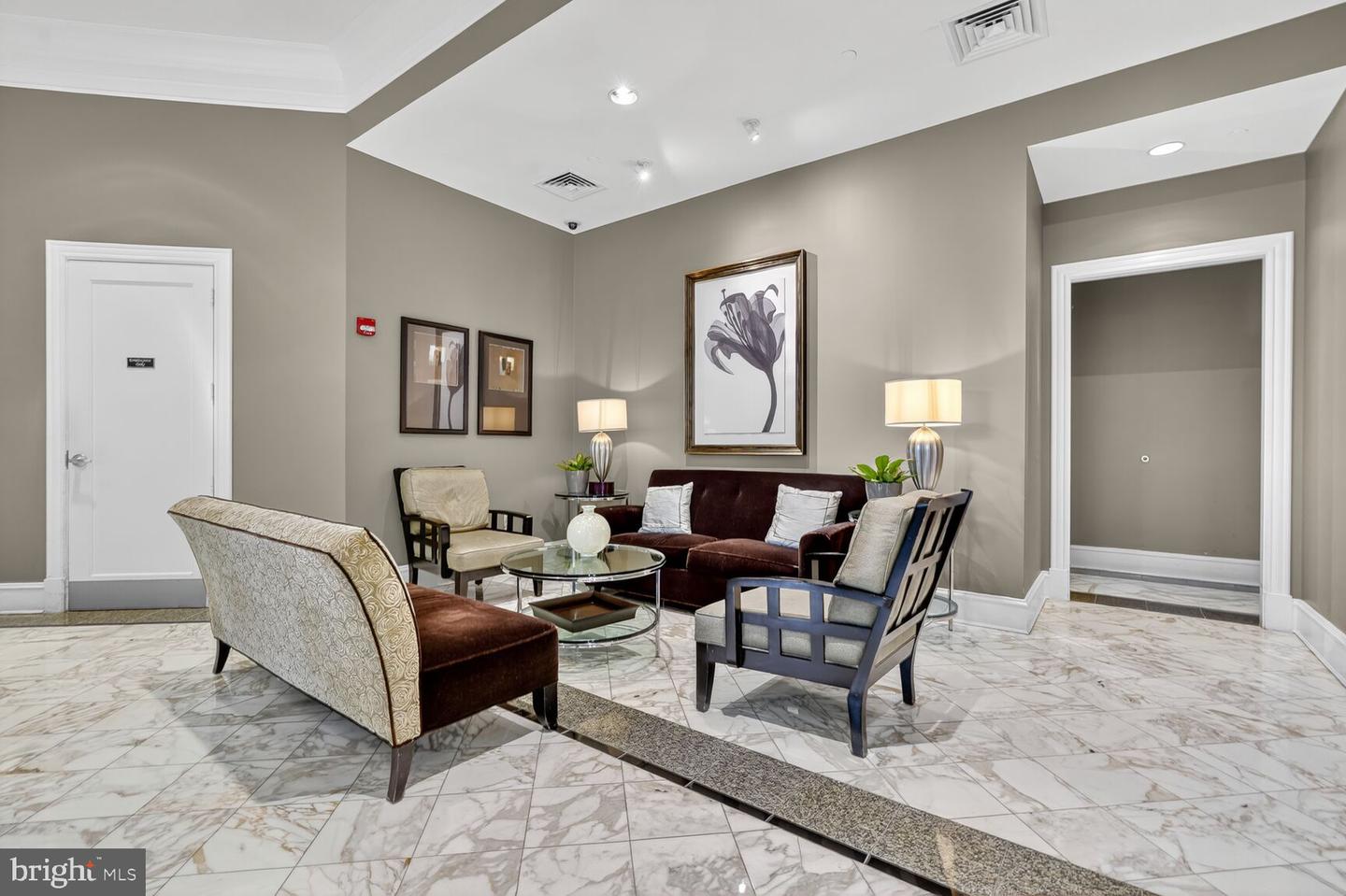 851 N GLEBE RD #411, ARLINGTON, Virginia 22203, 2 Bedrooms Bedrooms, ,2 BathroomsBathrooms,Residential,For sale,851 N GLEBE RD #411,VAAR2060886 MLS # VAAR2060886