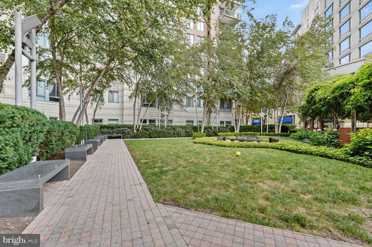 851 N GLEBE RD #411, ARLINGTON, Virginia 22203, 2 Bedrooms Bedrooms, ,2 BathroomsBathrooms,Residential,For sale,851 N GLEBE RD #411,VAAR2060886 MLS # VAAR2060886