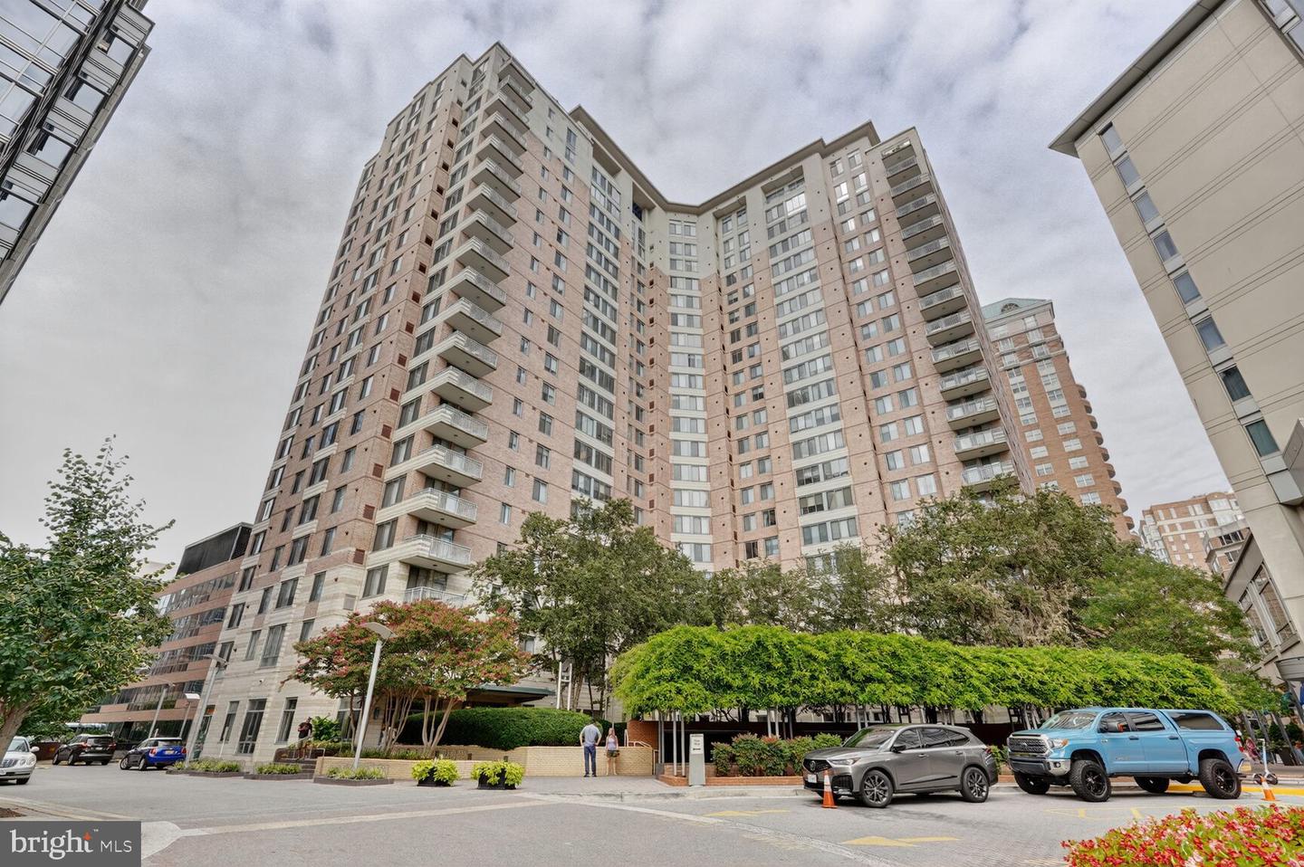 851 N GLEBE RD #411, ARLINGTON, Virginia 22203, 2 Bedrooms Bedrooms, ,2 BathroomsBathrooms,Residential,For sale,851 N GLEBE RD #411,VAAR2060886 MLS # VAAR2060886