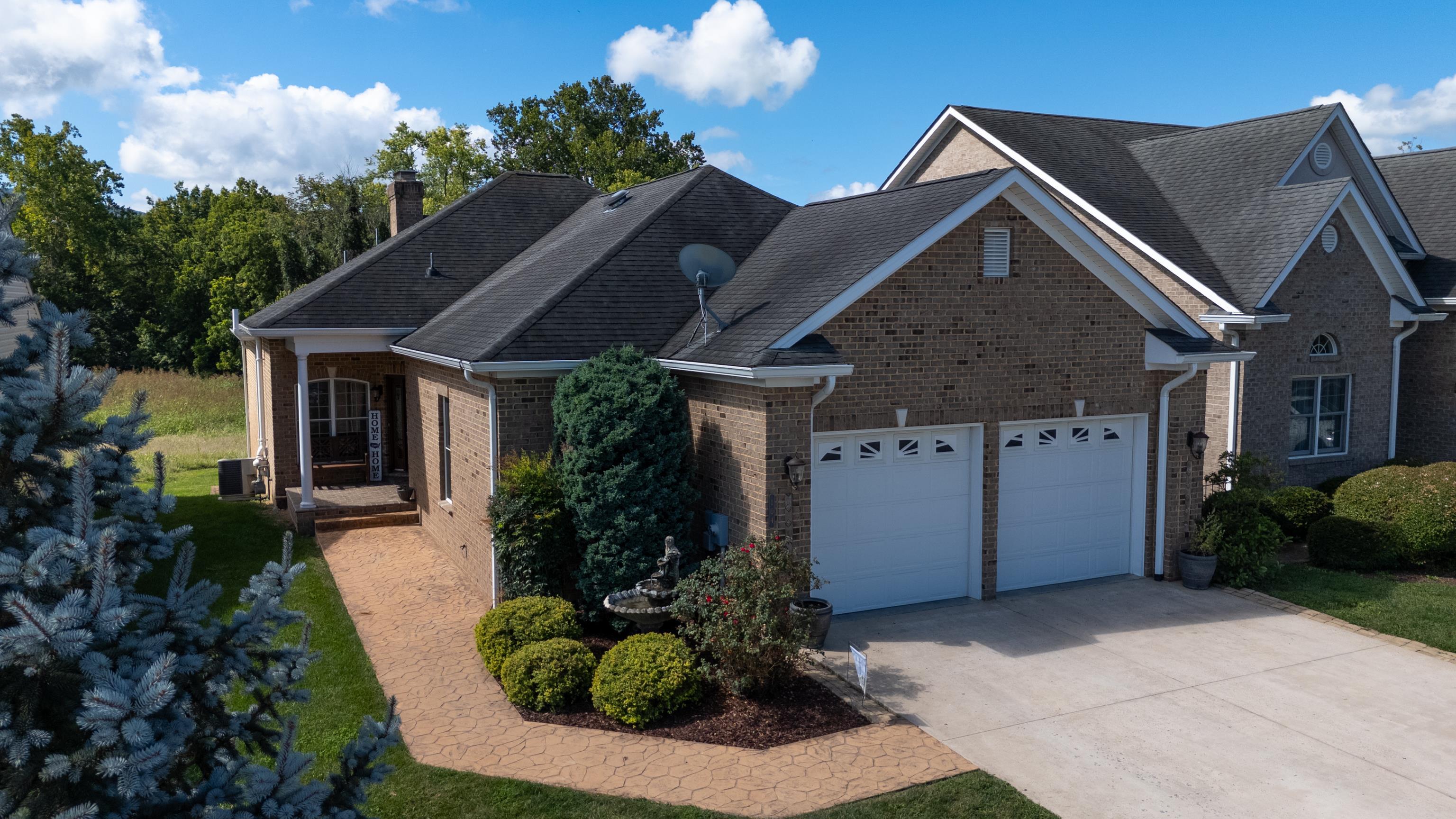 104 COURTYARD TER, NEW MARKET, Virginia 22844, 3 Bedrooms Bedrooms, ,3 BathroomsBathrooms,Residential,104 COURTYARD TER,667937 MLS # 667937