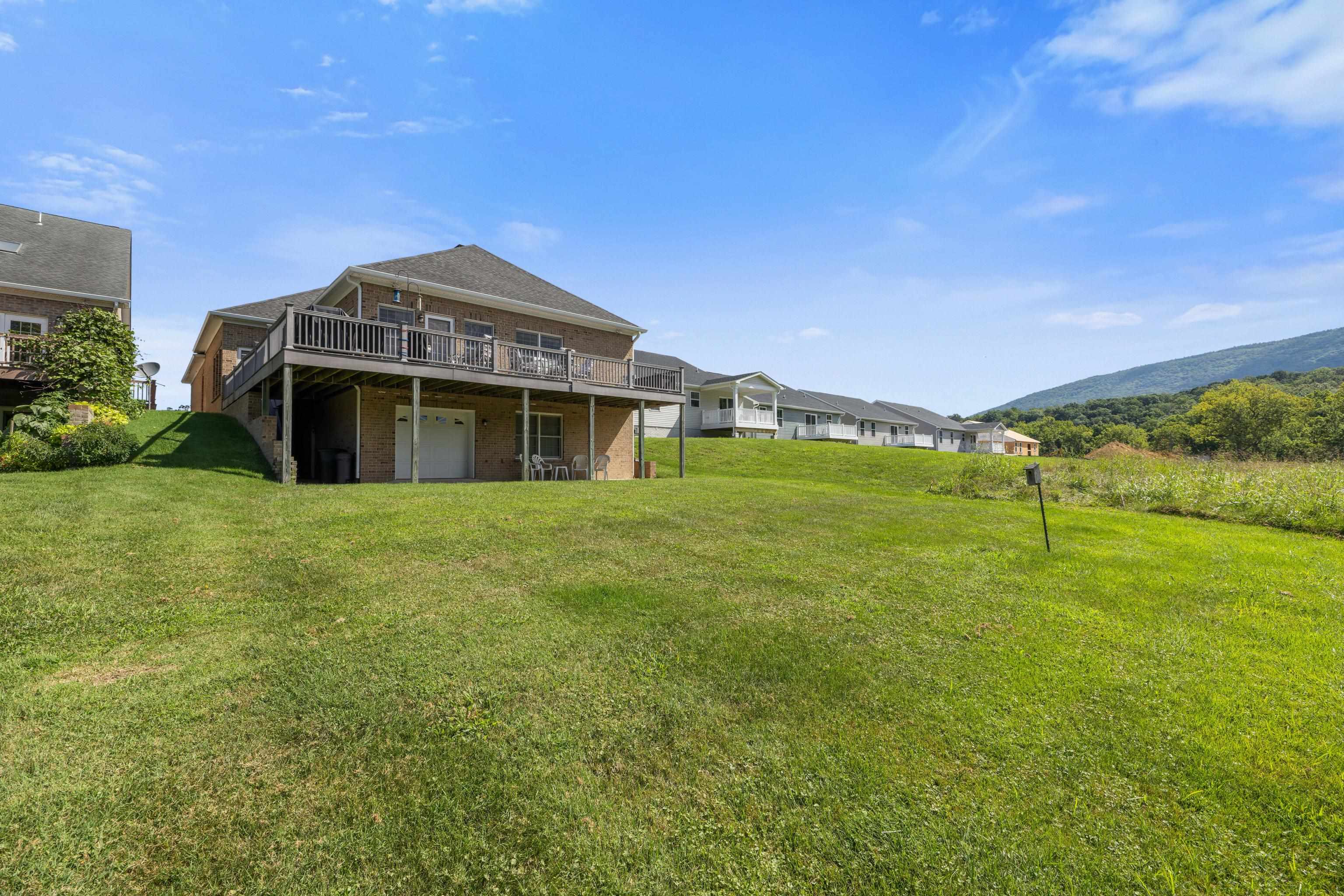 104 COURTYARD TER, NEW MARKET, Virginia 22844, 3 Bedrooms Bedrooms, ,3 BathroomsBathrooms,Residential,104 COURTYARD TER,667937 MLS # 667937