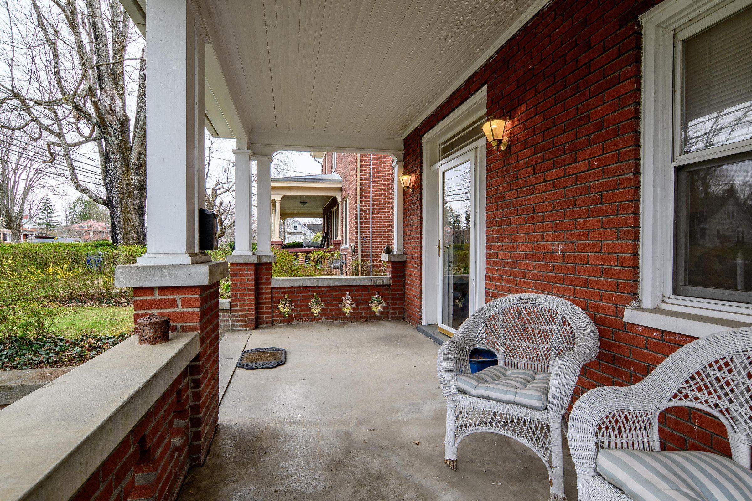 521 SOUTH MAIN ST, LEXINGTON, Virginia 24450, 3 Bedrooms Bedrooms, ,2 BathroomsBathrooms,Residential,521 S. Main St Lexington, VA 24450,521 SOUTH MAIN ST,667938 MLS # 667938