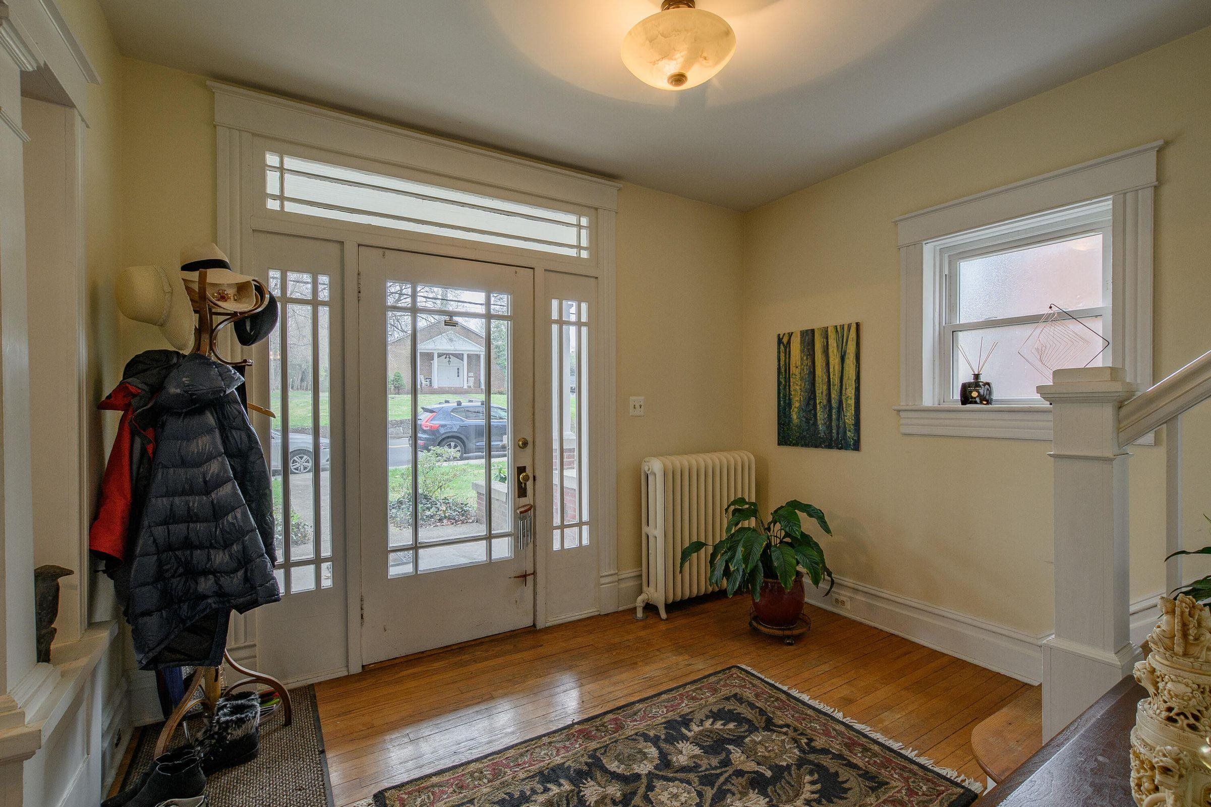 521 SOUTH MAIN ST, LEXINGTON, Virginia 24450, 3 Bedrooms Bedrooms, ,2 BathroomsBathrooms,Residential,521 S. Main St Lexington, VA 24450,521 SOUTH MAIN ST,667938 MLS # 667938