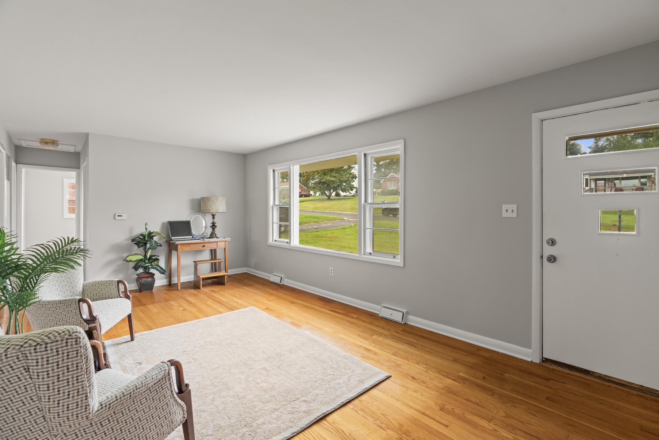 2455 MT VERNON ST, WAYNESBORO, Virginia 22980, 3 Bedrooms Bedrooms, ,2 BathroomsBathrooms,Residential,2455 MT VERNON ST,667959 MLS # 667959