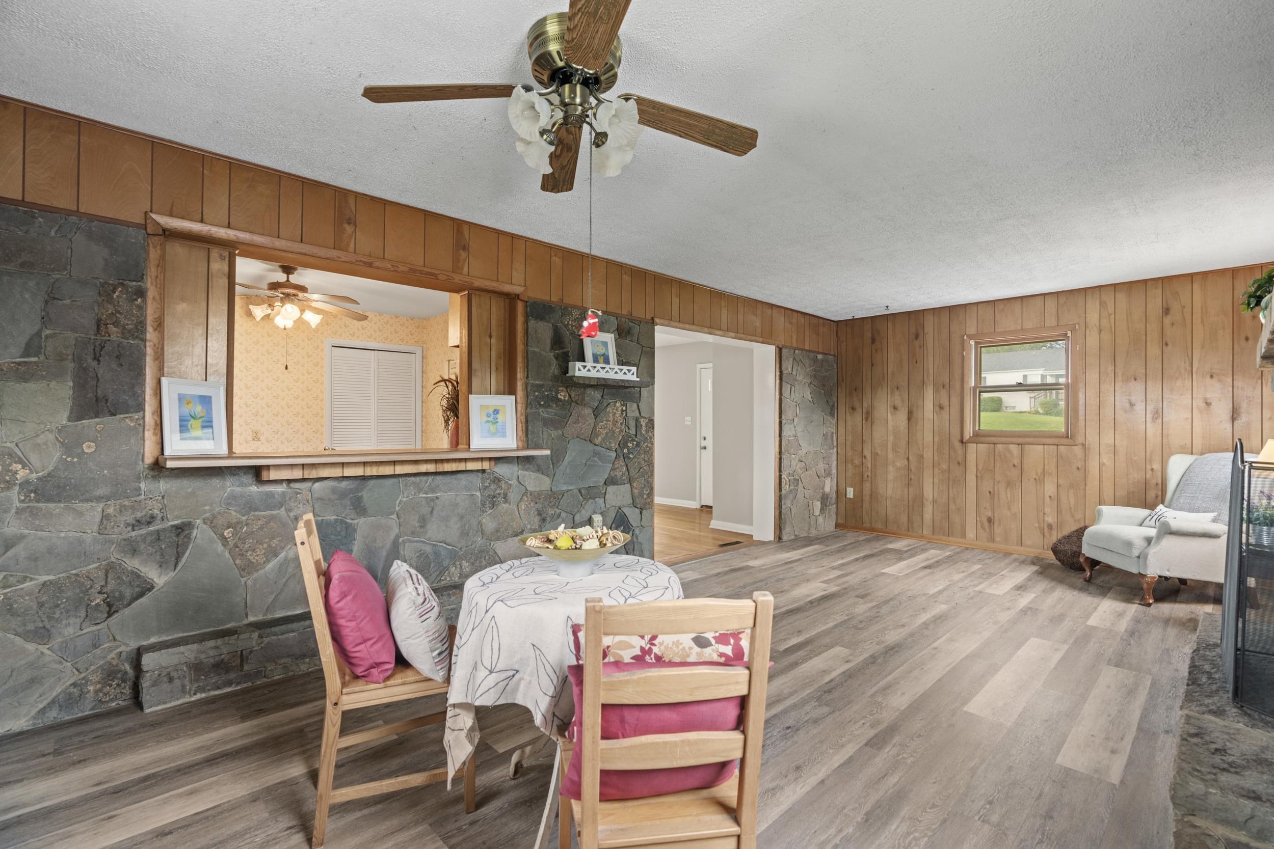 2455 MT VERNON ST, WAYNESBORO, Virginia 22980, 3 Bedrooms Bedrooms, ,2 BathroomsBathrooms,Residential,2455 MT VERNON ST,667959 MLS # 667959