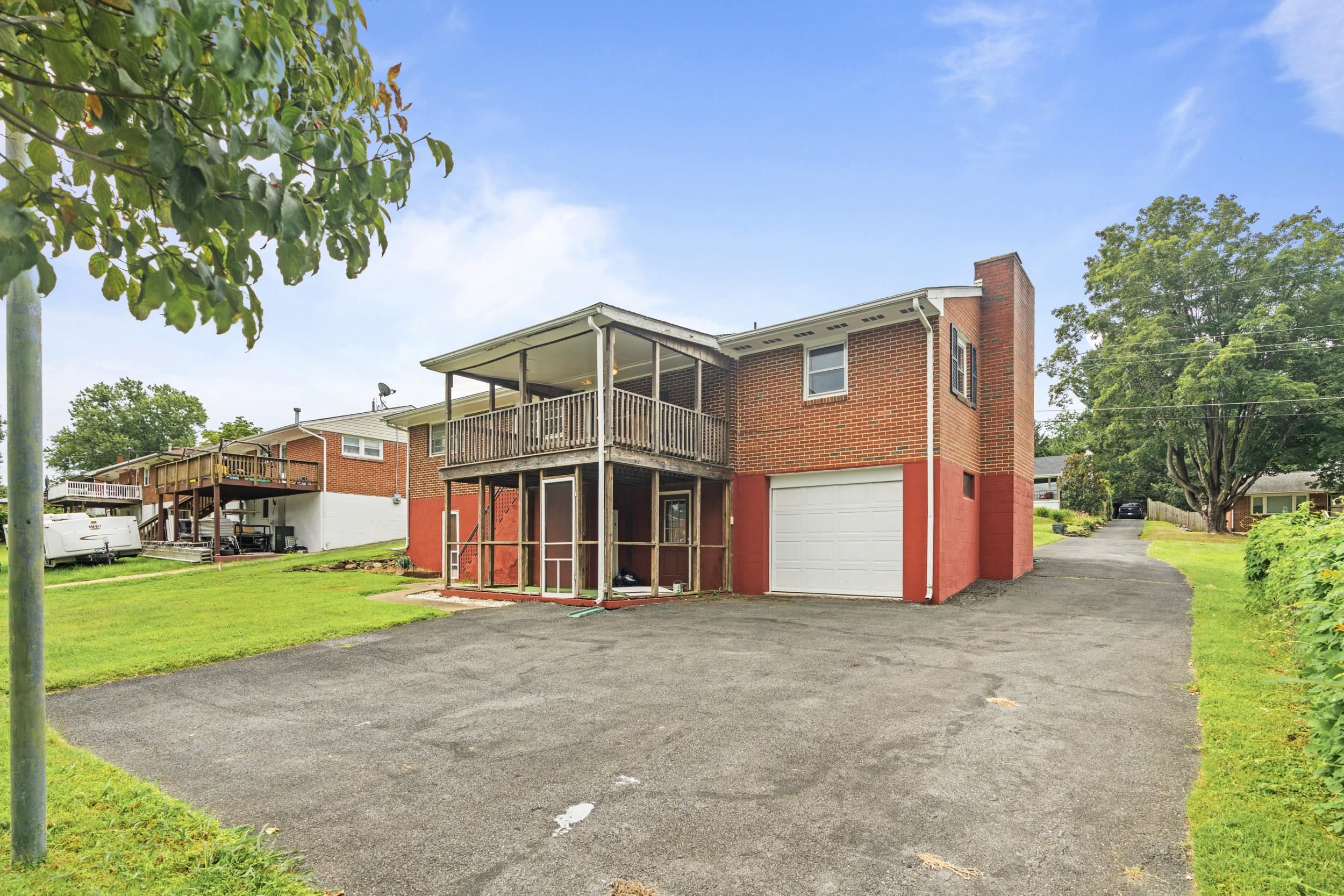 2455 MT VERNON ST, WAYNESBORO, Virginia 22980, 3 Bedrooms Bedrooms, ,2 BathroomsBathrooms,Residential,2455 MT VERNON ST,667959 MLS # 667959