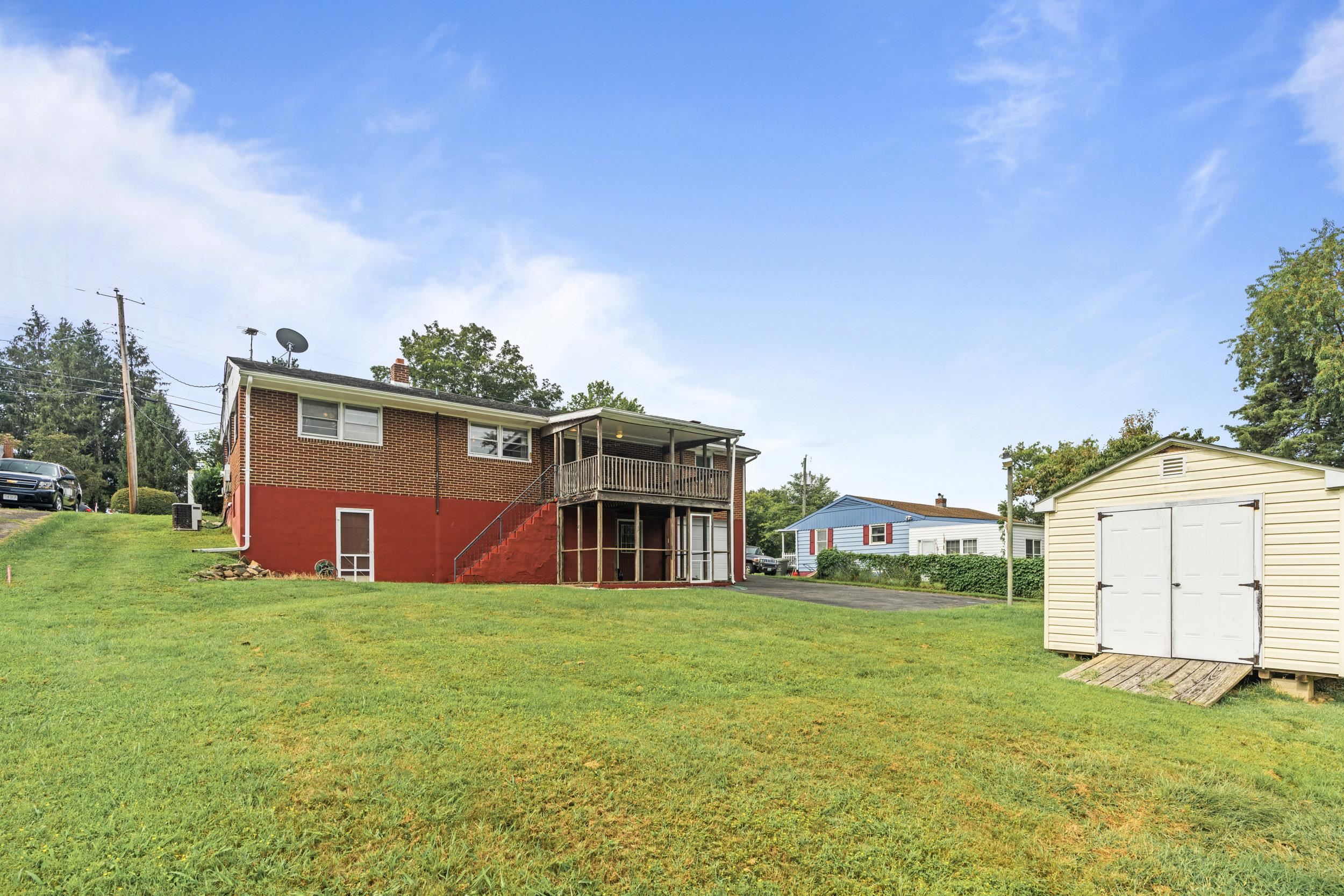 2455 MT VERNON ST, WAYNESBORO, Virginia 22980, 3 Bedrooms Bedrooms, ,2 BathroomsBathrooms,Residential,2455 MT VERNON ST,667959 MLS # 667959