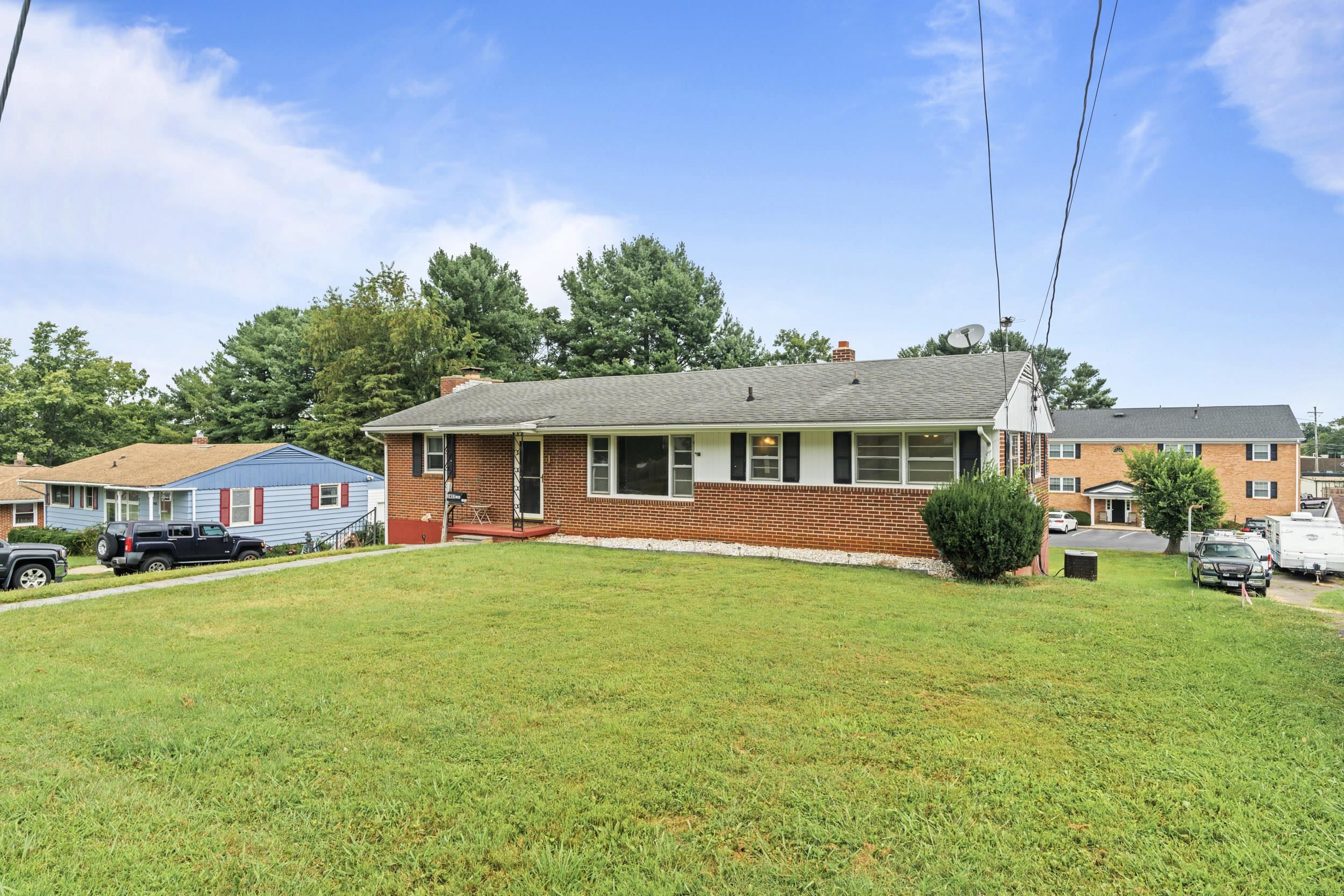 2455 MT VERNON ST, WAYNESBORO, Virginia 22980, 3 Bedrooms Bedrooms, ,2 BathroomsBathrooms,Residential,2455 MT VERNON ST,667959 MLS # 667959
