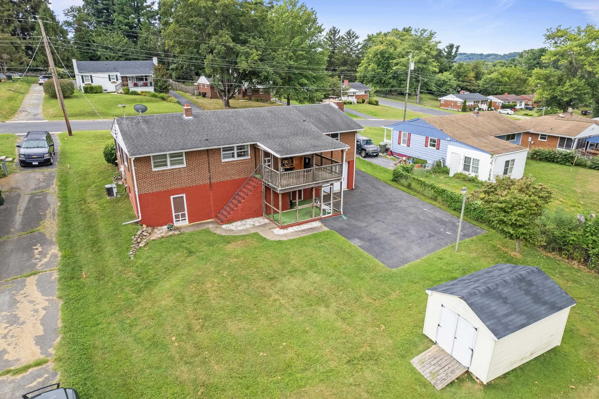2455 MT VERNON ST, WAYNESBORO, Virginia 22980, 3 Bedrooms Bedrooms, ,2 BathroomsBathrooms,Residential,2455 MT VERNON ST,667959 MLS # 667959