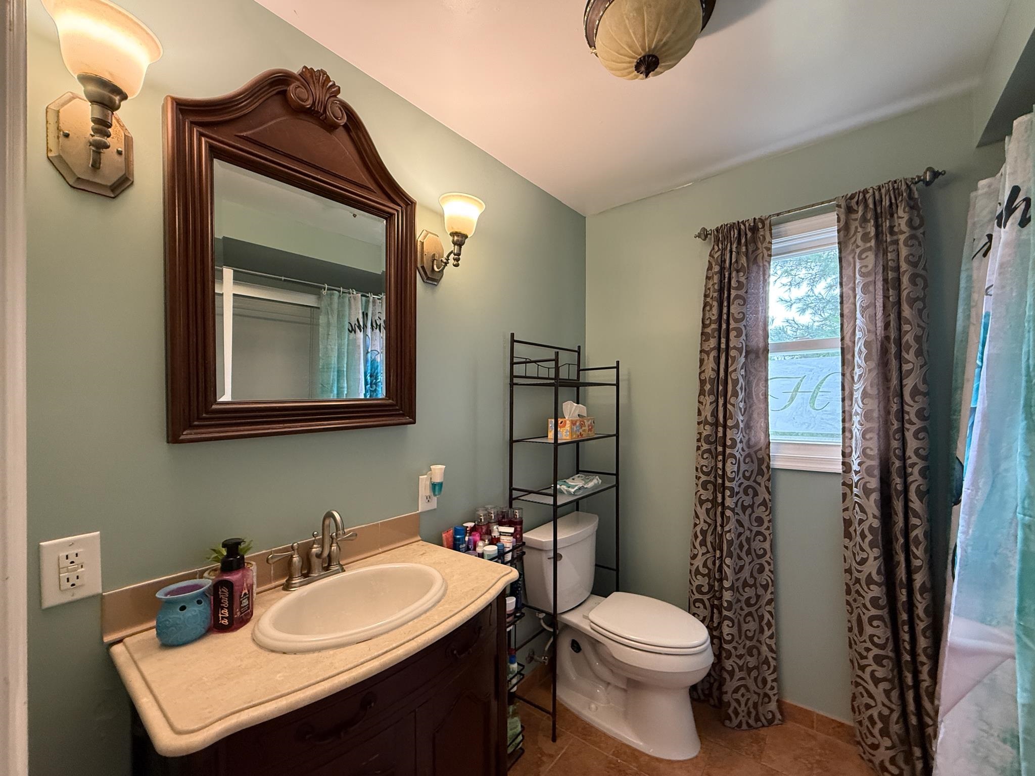 205 DEVON RD, STAUNTON, Virginia 24401, 4 Bedrooms Bedrooms, ,1 BathroomBathrooms,Residential,205 DEVON RD,667960 MLS # 667960