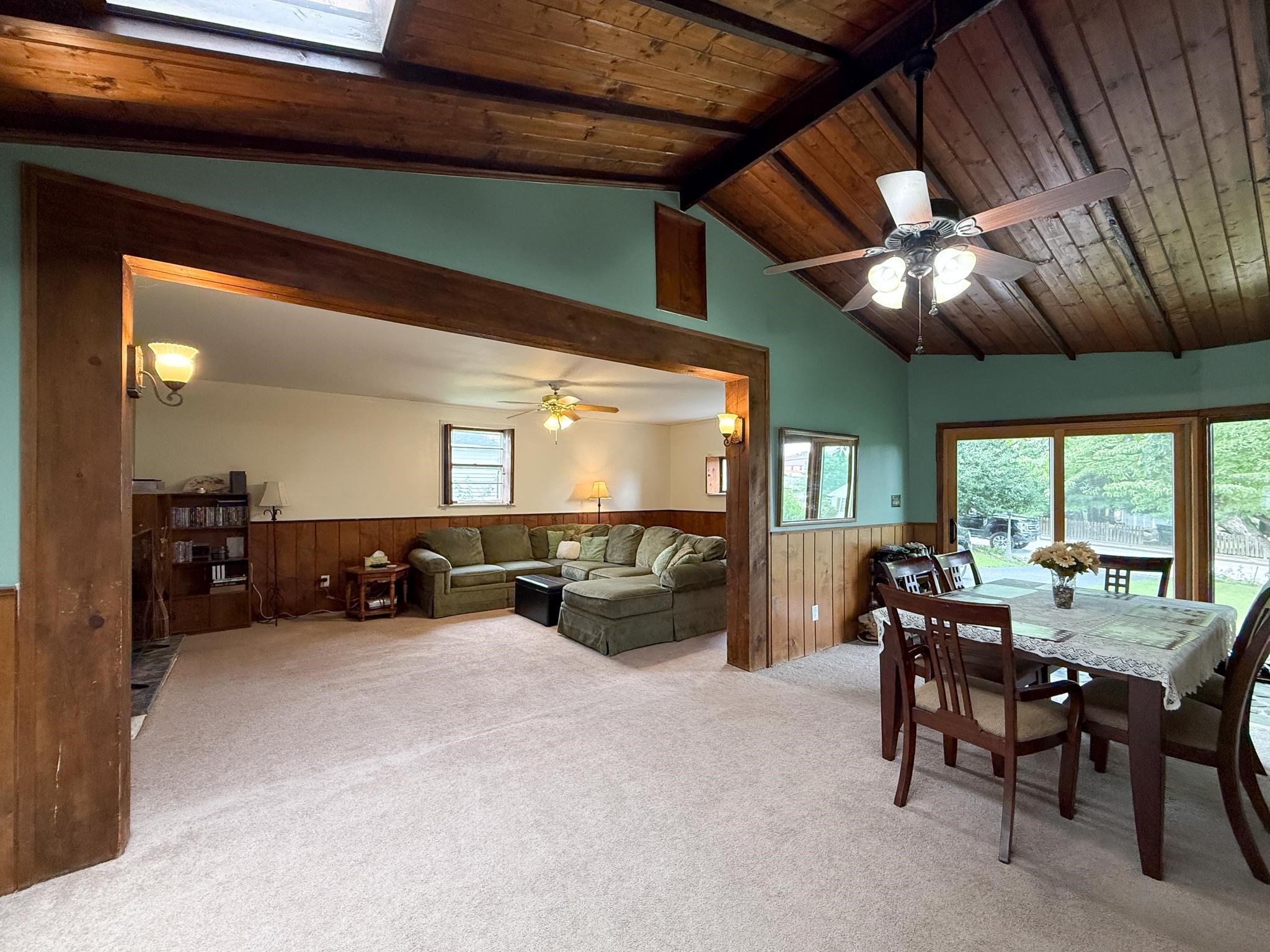 205 DEVON RD, STAUNTON, Virginia 24401, 4 Bedrooms Bedrooms, ,1 BathroomBathrooms,Residential,205 DEVON RD,667960 MLS # 667960