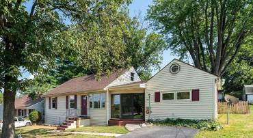 205 DEVON RD, STAUNTON, Virginia 24401, 4 Bedrooms Bedrooms, ,1 BathroomBathrooms,Residential,205 DEVON RD,667960 MLS # 667960
