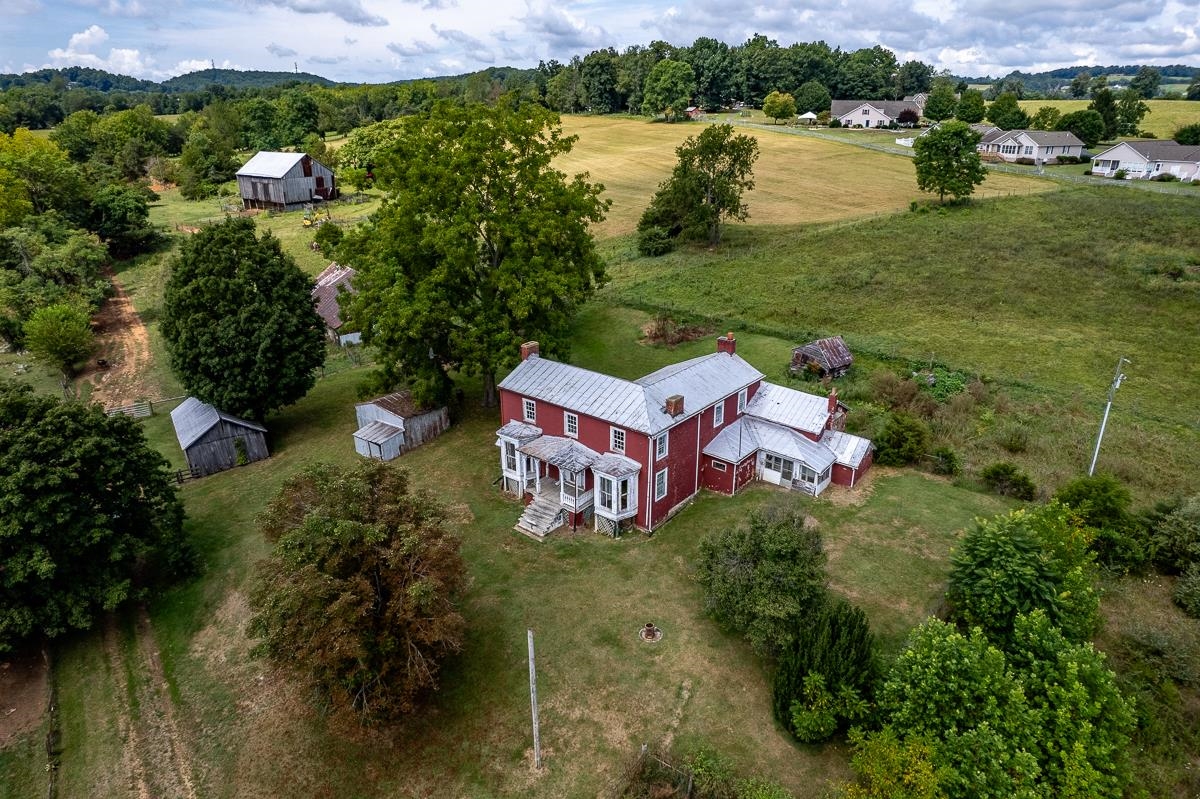 5787 BORDEN GRANT TRL, RAPHINE, Virginia 24472, 4 Bedrooms Bedrooms, ,1 BathroomBathrooms,Residential,5787 BORDEN GRANT TRL,667961 MLS # 667961