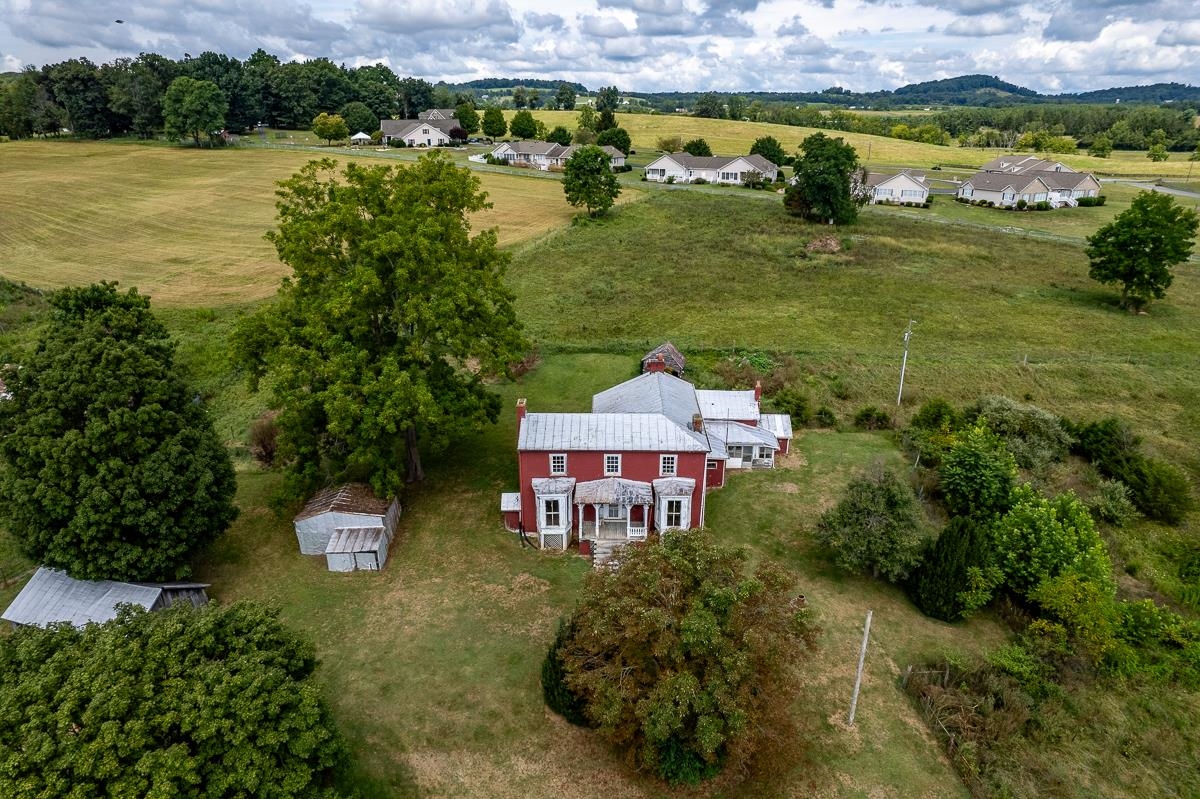 5787 BORDEN GRANT TRL, RAPHINE, Virginia 24472, 4 Bedrooms Bedrooms, ,1 BathroomBathrooms,Residential,5787 BORDEN GRANT TRL,667961 MLS # 667961