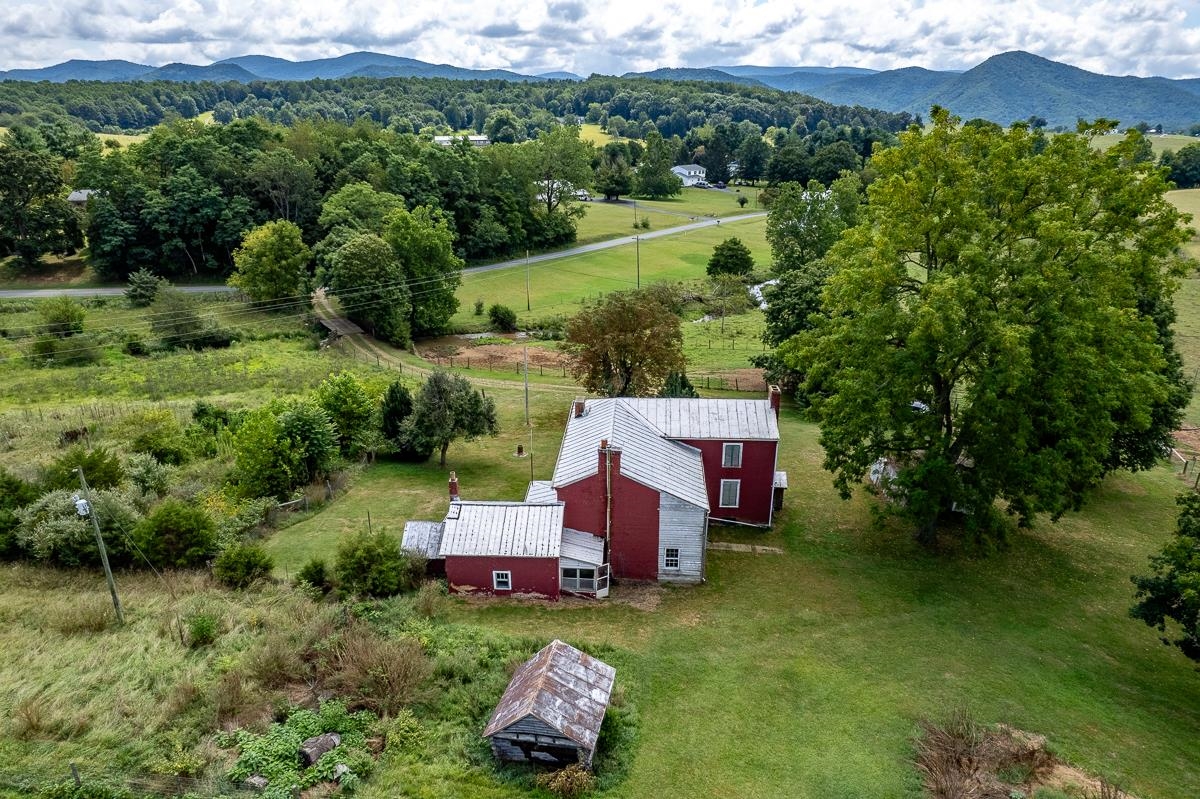 5787 BORDEN GRANT TRL, RAPHINE, Virginia 24472, 4 Bedrooms Bedrooms, ,1 BathroomBathrooms,Residential,5787 BORDEN GRANT TRL,667961 MLS # 667961