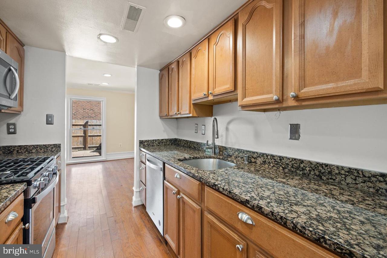 218 STEVENSON SQ, ALEXANDRIA, Virginia 22304, 4 Bedrooms Bedrooms, ,2 BathroomsBathrooms,Residential,For sale,218 STEVENSON SQ,VAAX2047644 MLS # VAAX2047644
