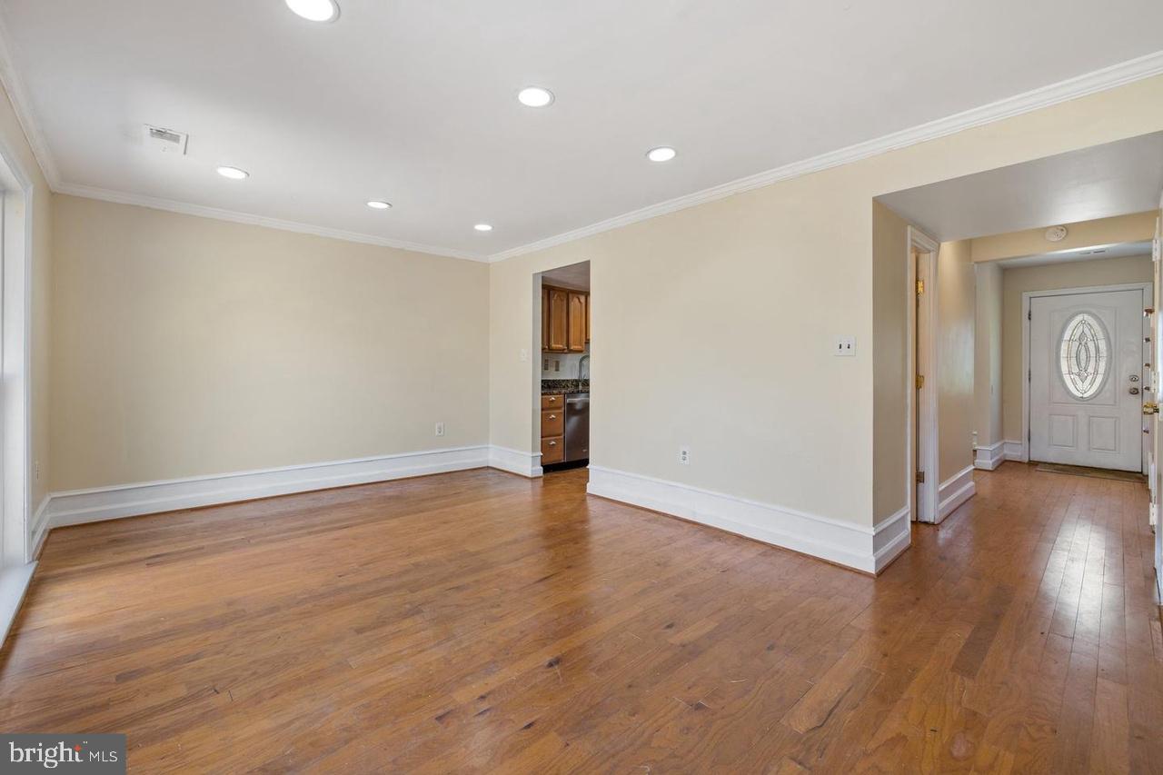 218 STEVENSON SQ, ALEXANDRIA, Virginia 22304, 4 Bedrooms Bedrooms, ,2 BathroomsBathrooms,Residential,For sale,218 STEVENSON SQ,VAAX2047644 MLS # VAAX2047644