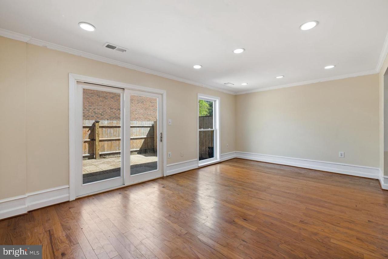 218 STEVENSON SQ, ALEXANDRIA, Virginia 22304, 4 Bedrooms Bedrooms, ,2 BathroomsBathrooms,Residential,For sale,218 STEVENSON SQ,VAAX2047644 MLS # VAAX2047644