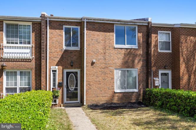 218 STEVENSON SQ, ALEXANDRIA, Virginia 22304, 4 Bedrooms Bedrooms, ,2 BathroomsBathrooms,Residential,For sale,218 STEVENSON SQ,VAAX2047644 MLS # VAAX2047644