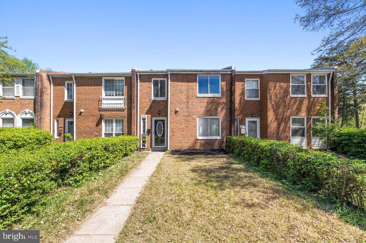 218 STEVENSON SQ, ALEXANDRIA, Virginia 22304, 4 Bedrooms Bedrooms, ,2 BathroomsBathrooms,Residential,For sale,218 STEVENSON SQ,VAAX2047644 MLS # VAAX2047644