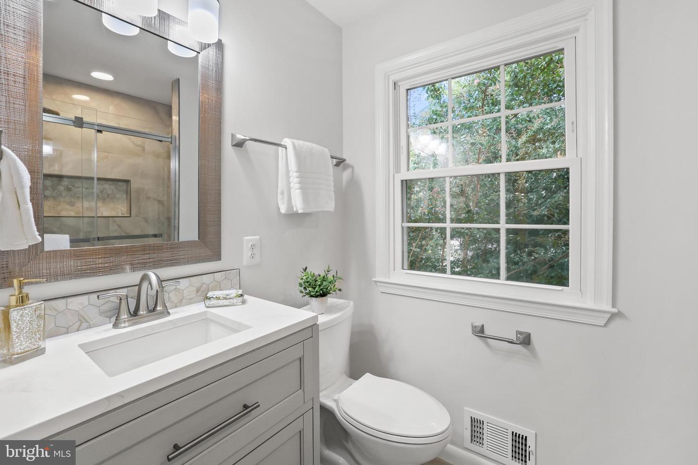 4908 GADSEN DR, FAIRFAX, Virginia 22032, 5 Bedrooms Bedrooms, ,3 BathroomsBathrooms,Residential,For sale,4908 GADSEN DR,VAFX2256580 MLS # VAFX2256580