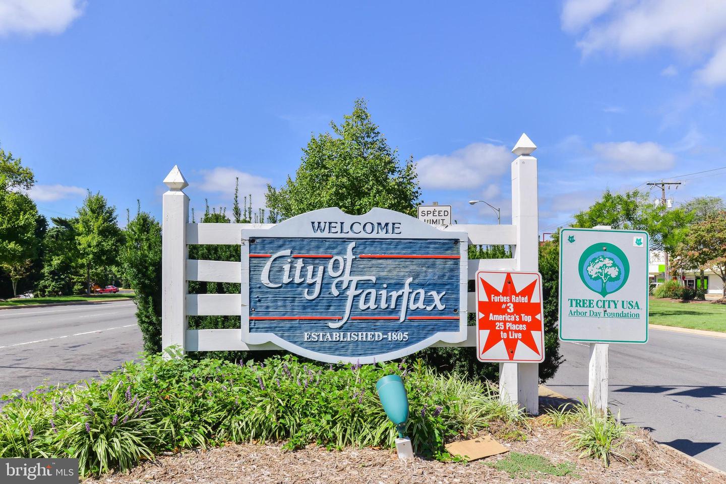 4908 GADSEN DR, FAIRFAX, Virginia 22032, 5 Bedrooms Bedrooms, ,3 BathroomsBathrooms,Residential,For sale,4908 GADSEN DR,VAFX2256580 MLS # VAFX2256580
