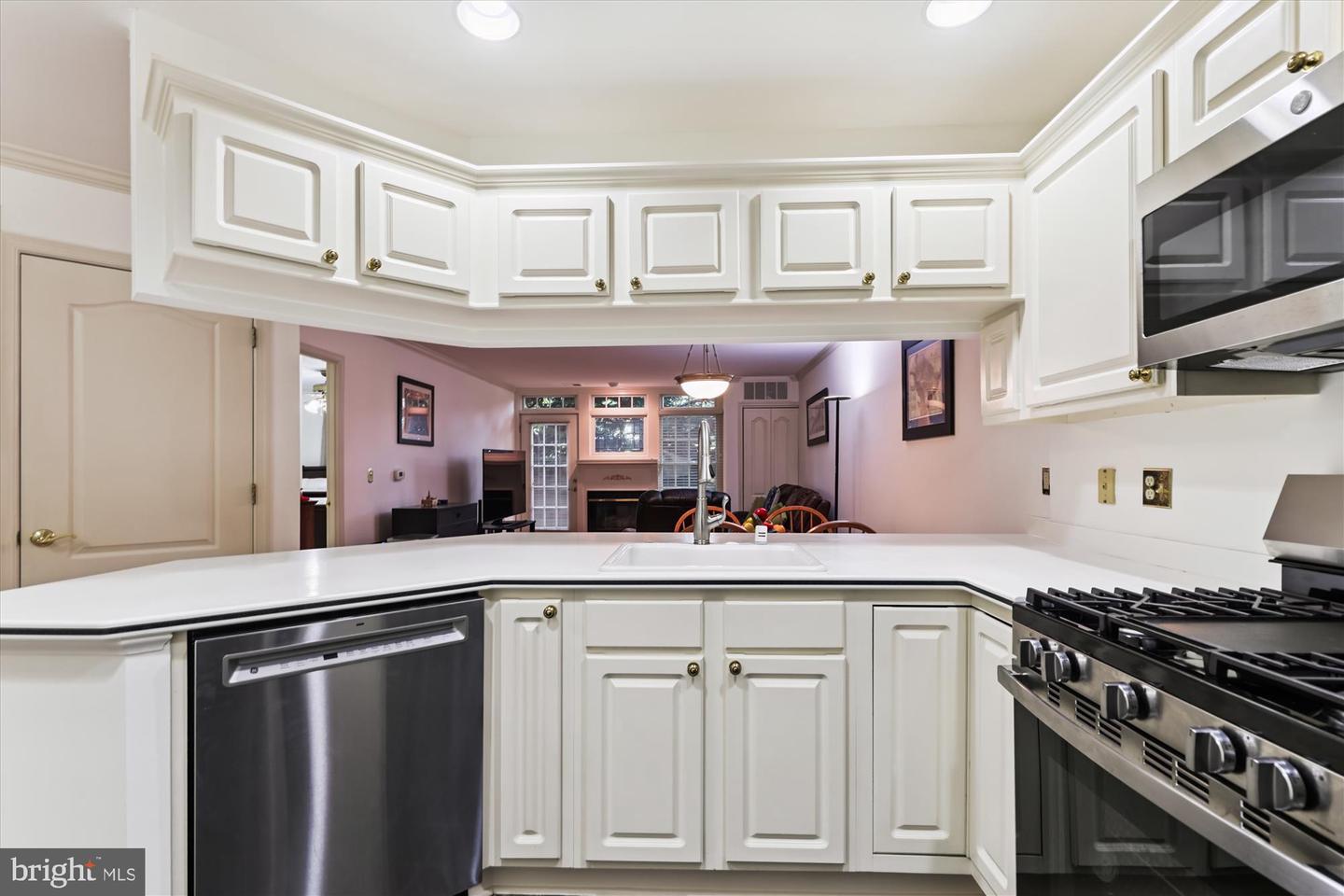 6924 FAIRFAX DR #114, ARLINGTON, Virginia 22213, 2 Bedrooms Bedrooms, ,2 BathroomsBathrooms,Residential,For sale,6924 FAIRFAX DR #114,VAAR2061192 MLS # VAAR2061192