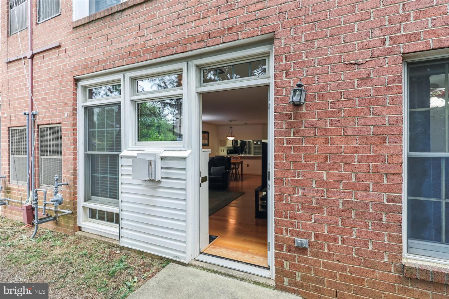 6924 FAIRFAX DR #114, ARLINGTON, Virginia 22213, 2 Bedrooms Bedrooms, ,2 BathroomsBathrooms,Residential,For sale,6924 FAIRFAX DR #114,VAAR2061192 MLS # VAAR2061192