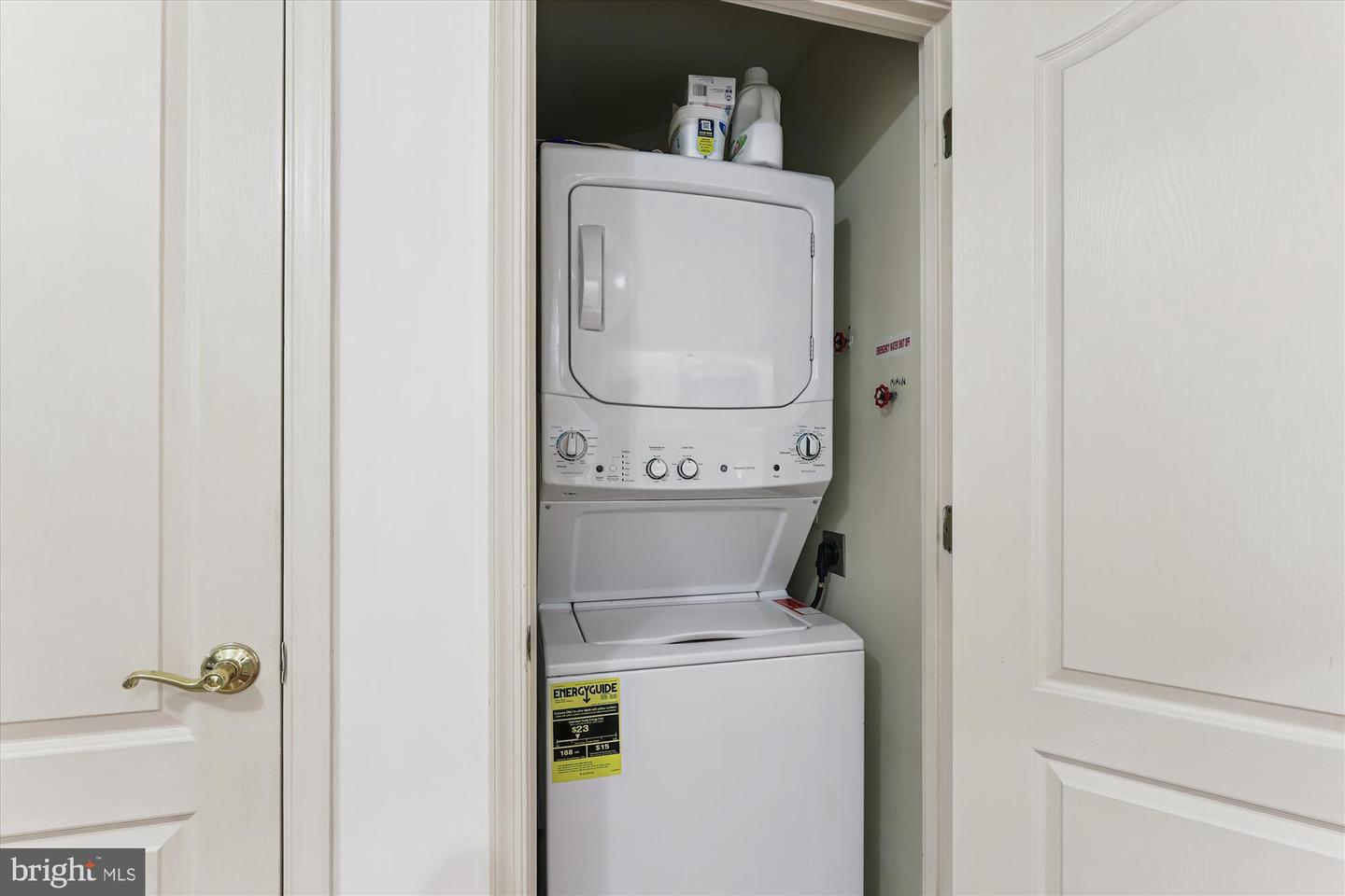 6924 FAIRFAX DR #114, ARLINGTON, Virginia 22213, 2 Bedrooms Bedrooms, ,2 BathroomsBathrooms,Residential,For sale,6924 FAIRFAX DR #114,VAAR2061192 MLS # VAAR2061192