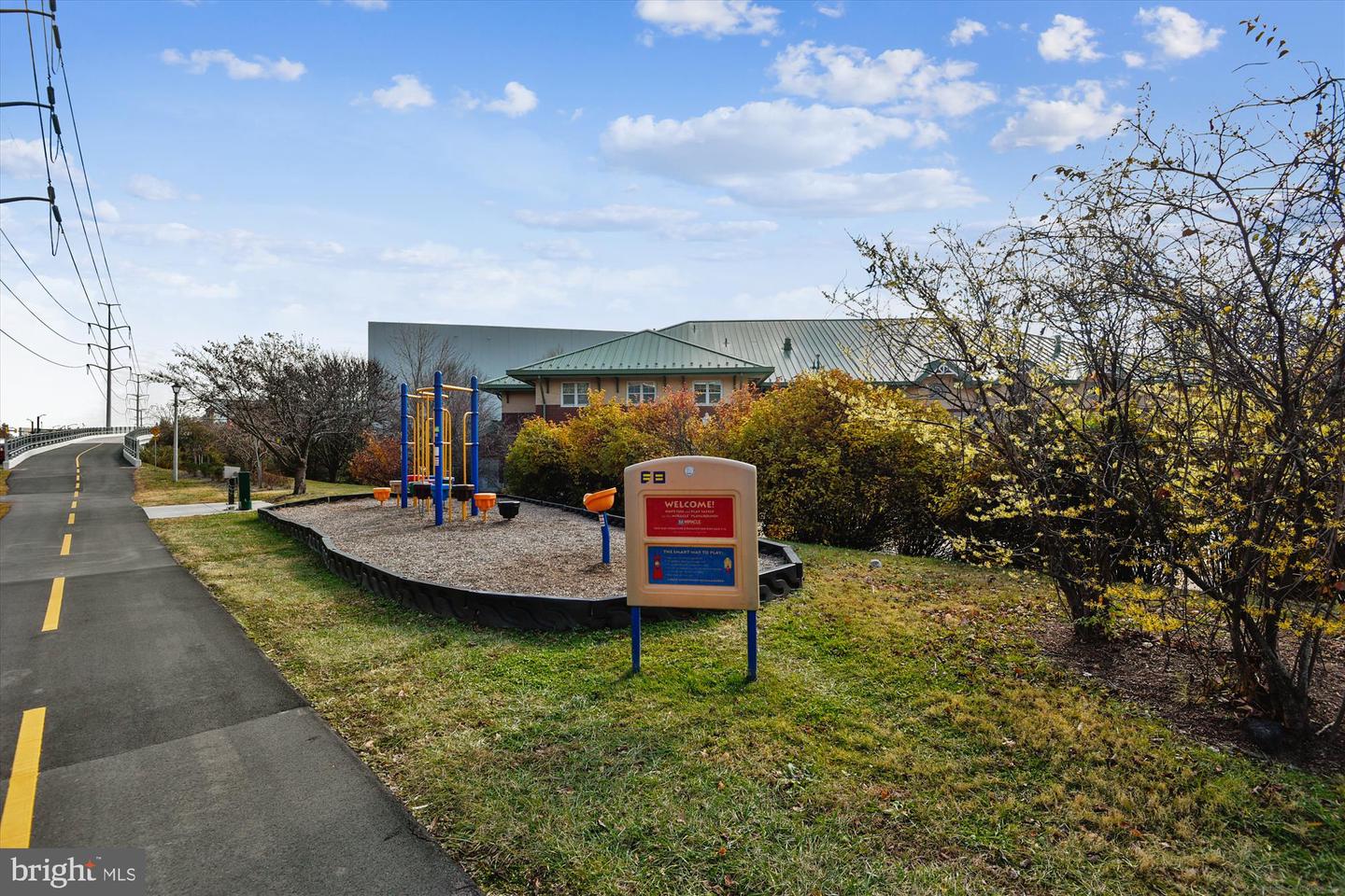 6924 FAIRFAX DR #114, ARLINGTON, Virginia 22213, 2 Bedrooms Bedrooms, ,2 BathroomsBathrooms,Residential,For sale,6924 FAIRFAX DR #114,VAAR2061192 MLS # VAAR2061192
