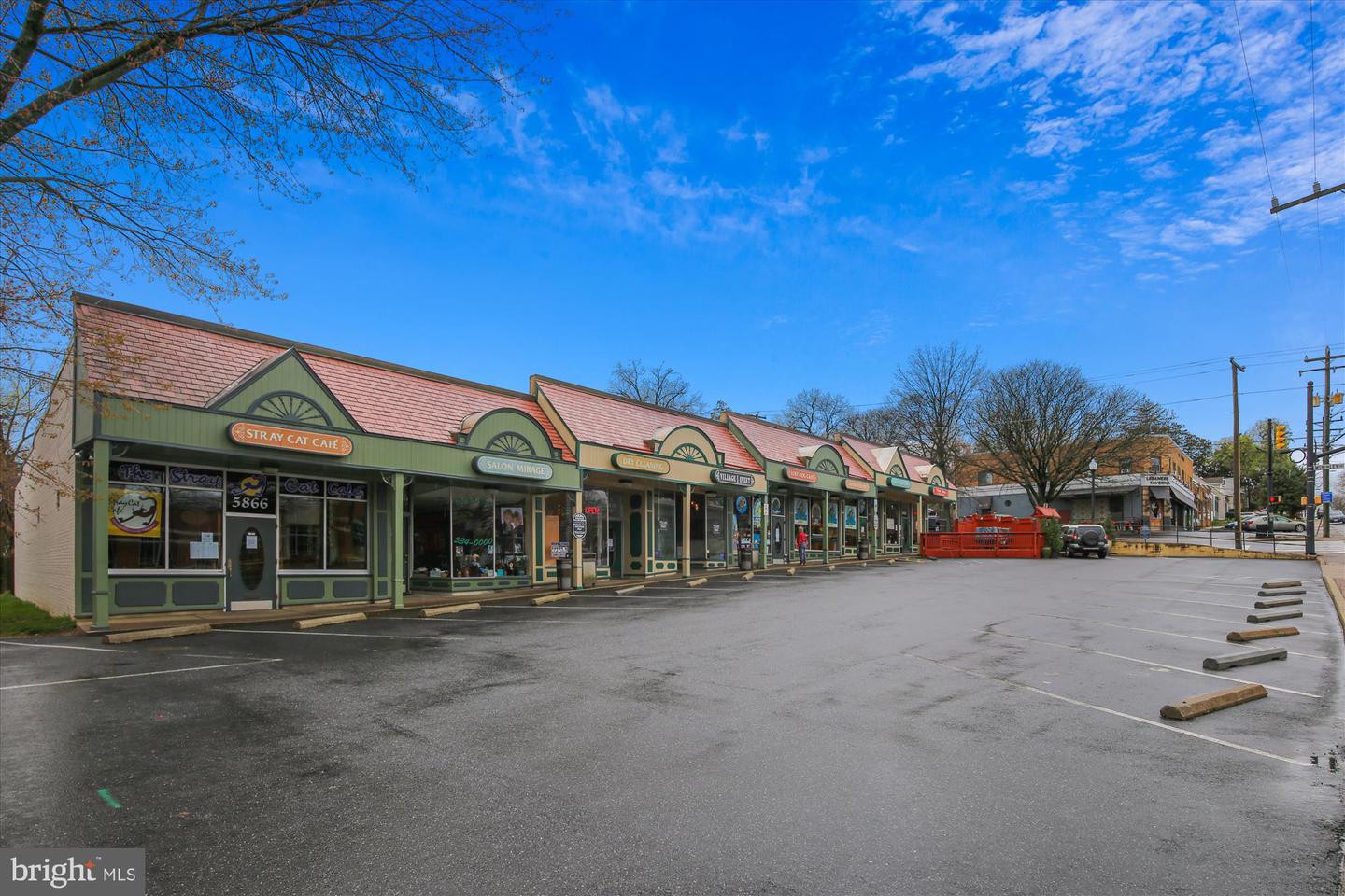 6924 FAIRFAX DR #114, ARLINGTON, Virginia 22213, 2 Bedrooms Bedrooms, ,2 BathroomsBathrooms,Residential,For sale,6924 FAIRFAX DR #114,VAAR2061192 MLS # VAAR2061192