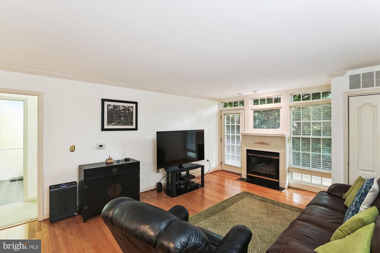 6924 FAIRFAX DR #114, ARLINGTON, Virginia 22213, 2 Bedrooms Bedrooms, ,2 BathroomsBathrooms,Residential,For sale,6924 FAIRFAX DR #114,VAAR2061192 MLS # VAAR2061192