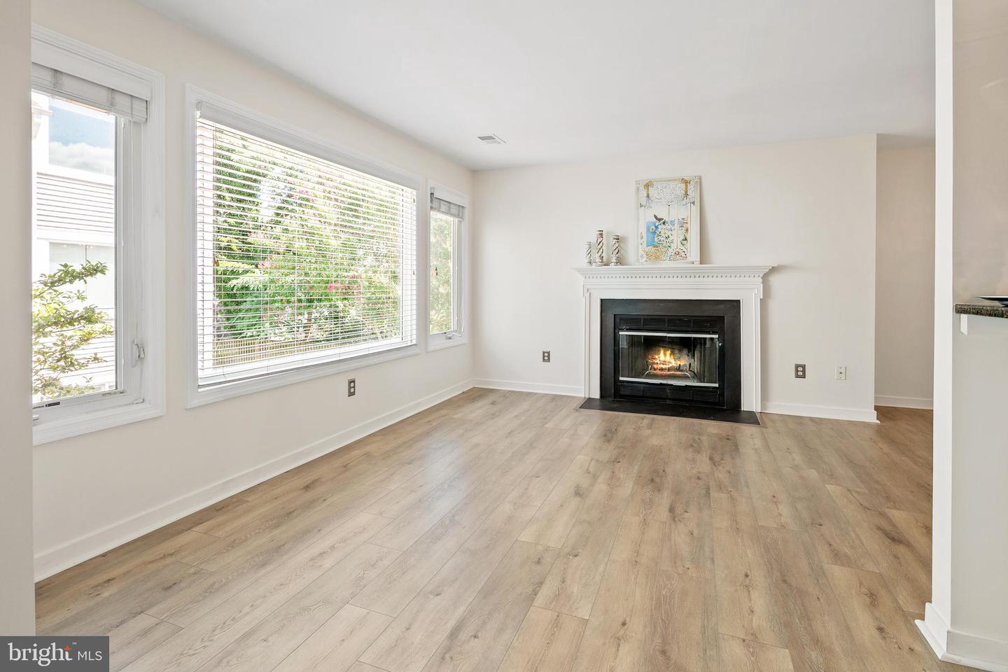 5566 LANGSTON BLVD #C-62, ARLINGTON, Virginia 22207, 2 Bedrooms Bedrooms, 8 Rooms Rooms,2 BathroomsBathrooms,Residential,For sale,5566 LANGSTON BLVD #C-62,VAAR2061234 MLS # VAAR2061234
