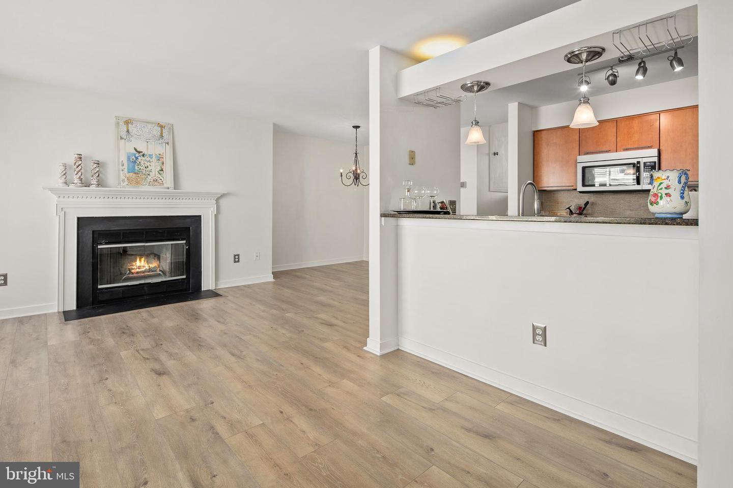 5566 LANGSTON BLVD #C-62, ARLINGTON, Virginia 22207, 2 Bedrooms Bedrooms, 8 Rooms Rooms,2 BathroomsBathrooms,Residential,For sale,5566 LANGSTON BLVD #C-62,VAAR2061234 MLS # VAAR2061234