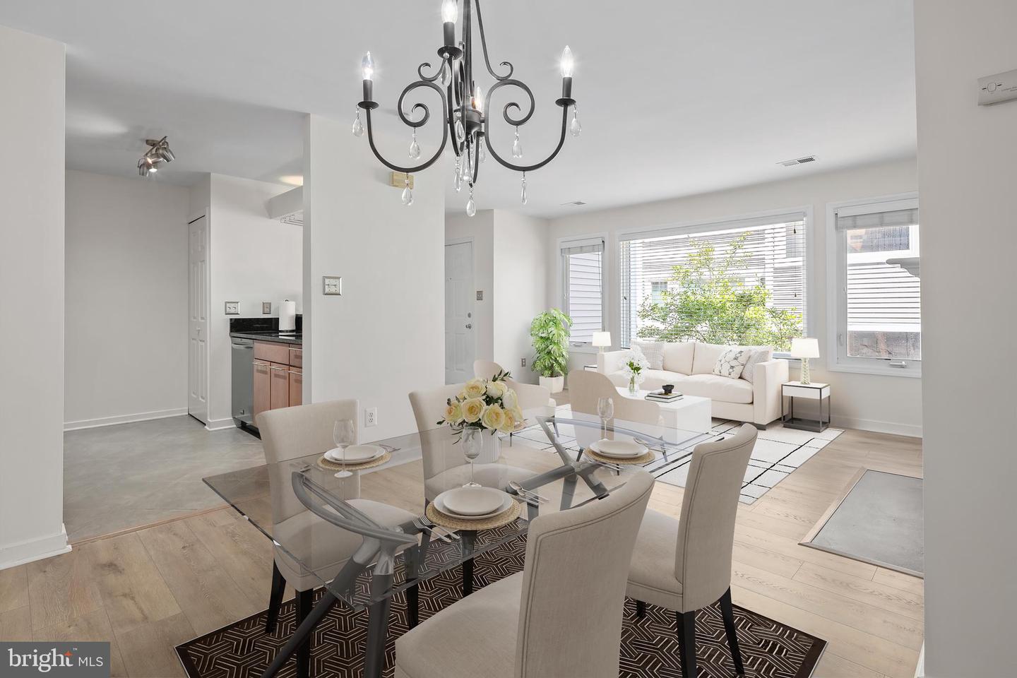 5566 LANGSTON BLVD #C-62, ARLINGTON, Virginia 22207, 2 Bedrooms Bedrooms, 8 Rooms Rooms,2 BathroomsBathrooms,Residential,For sale,5566 LANGSTON BLVD #C-62,VAAR2061234 MLS # VAAR2061234
