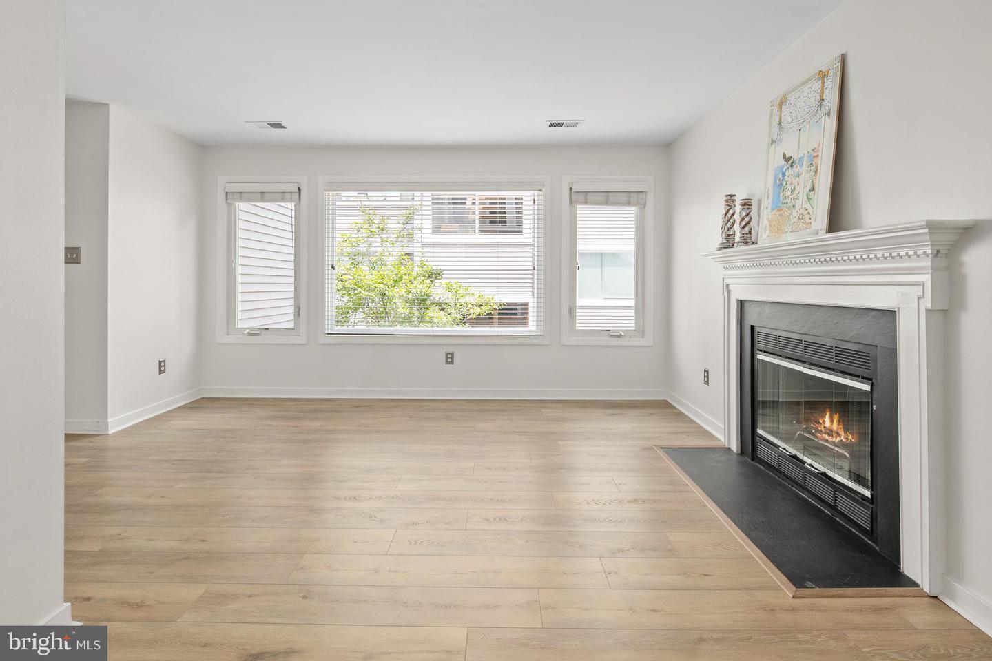 5566 LANGSTON BLVD #C-62, ARLINGTON, Virginia 22207, 2 Bedrooms Bedrooms, 8 Rooms Rooms,2 BathroomsBathrooms,Residential,For sale,5566 LANGSTON BLVD #C-62,VAAR2061234 MLS # VAAR2061234