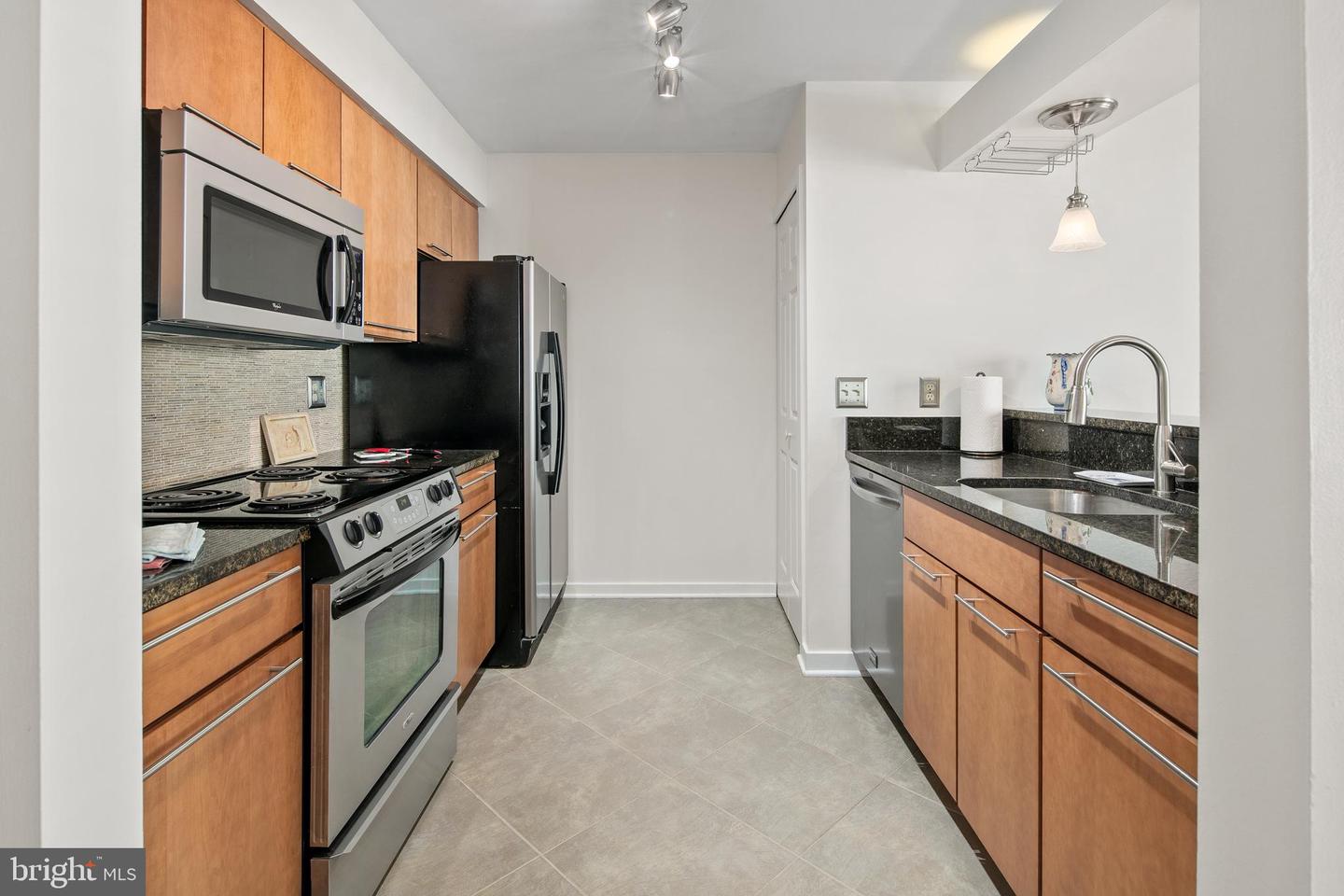 5566 LANGSTON BLVD #C-62, ARLINGTON, Virginia 22207, 2 Bedrooms Bedrooms, 8 Rooms Rooms,2 BathroomsBathrooms,Residential,For sale,5566 LANGSTON BLVD #C-62,VAAR2061234 MLS # VAAR2061234