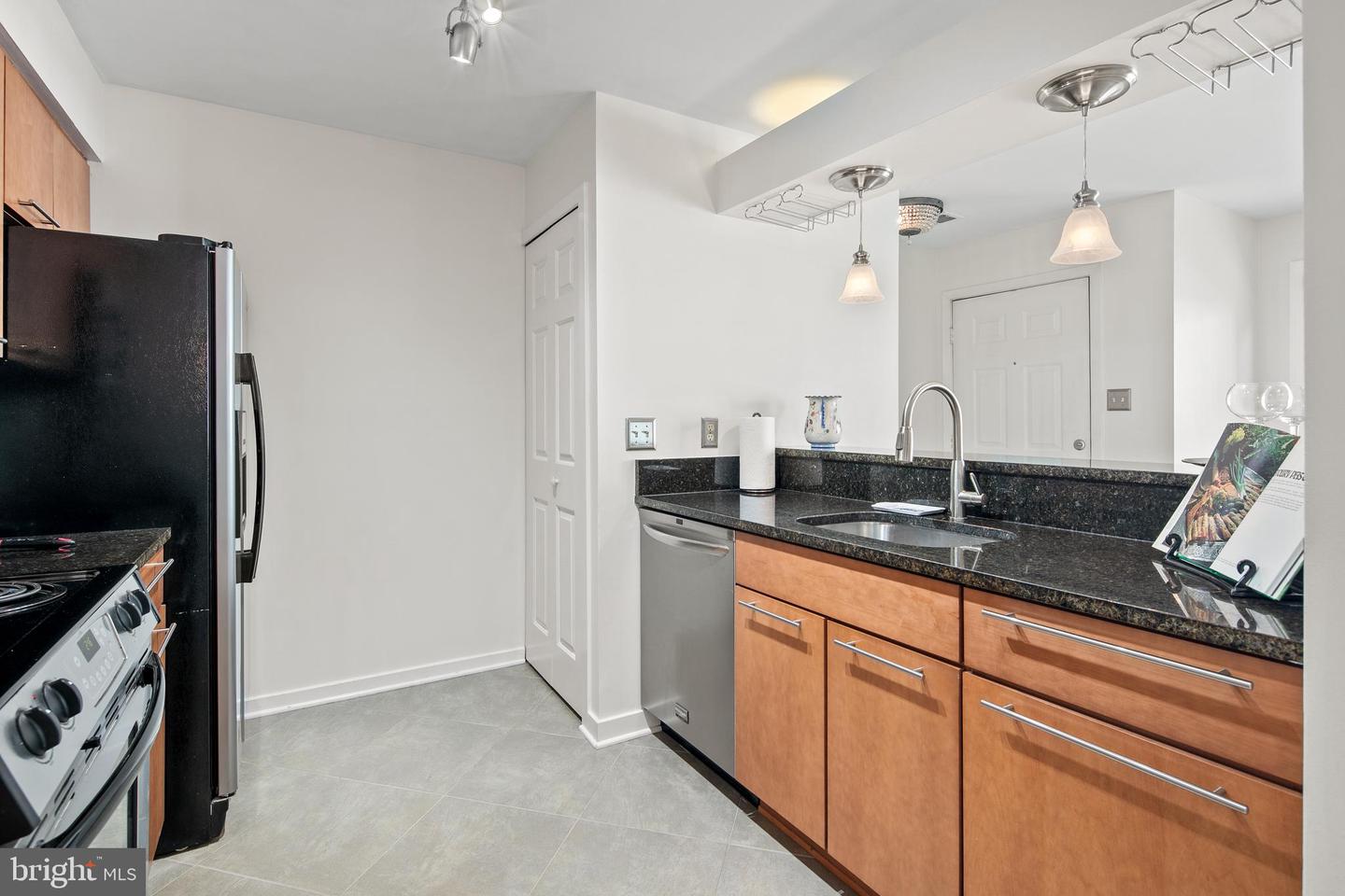5566 LANGSTON BLVD #C-62, ARLINGTON, Virginia 22207, 2 Bedrooms Bedrooms, 8 Rooms Rooms,2 BathroomsBathrooms,Residential,For sale,5566 LANGSTON BLVD #C-62,VAAR2061234 MLS # VAAR2061234