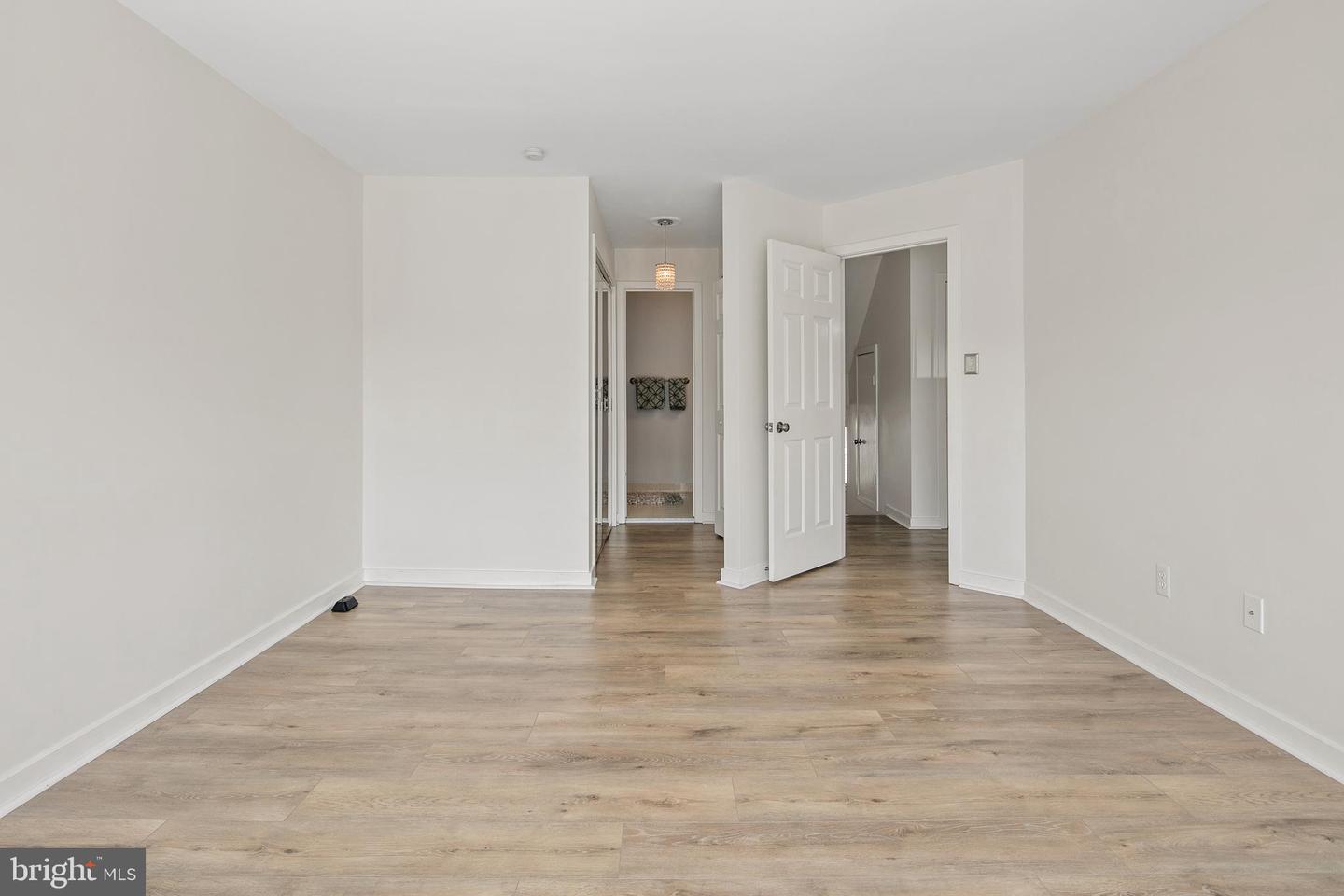 5566 LANGSTON BLVD #C-62, ARLINGTON, Virginia 22207, 2 Bedrooms Bedrooms, 8 Rooms Rooms,2 BathroomsBathrooms,Residential,For sale,5566 LANGSTON BLVD #C-62,VAAR2061234 MLS # VAAR2061234