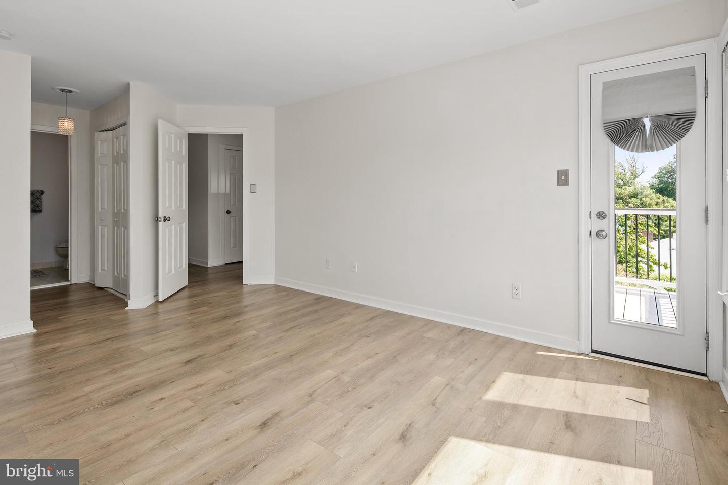 5566 LANGSTON BLVD #C-62, ARLINGTON, Virginia 22207, 2 Bedrooms Bedrooms, 8 Rooms Rooms,2 BathroomsBathrooms,Residential,For sale,5566 LANGSTON BLVD #C-62,VAAR2061234 MLS # VAAR2061234