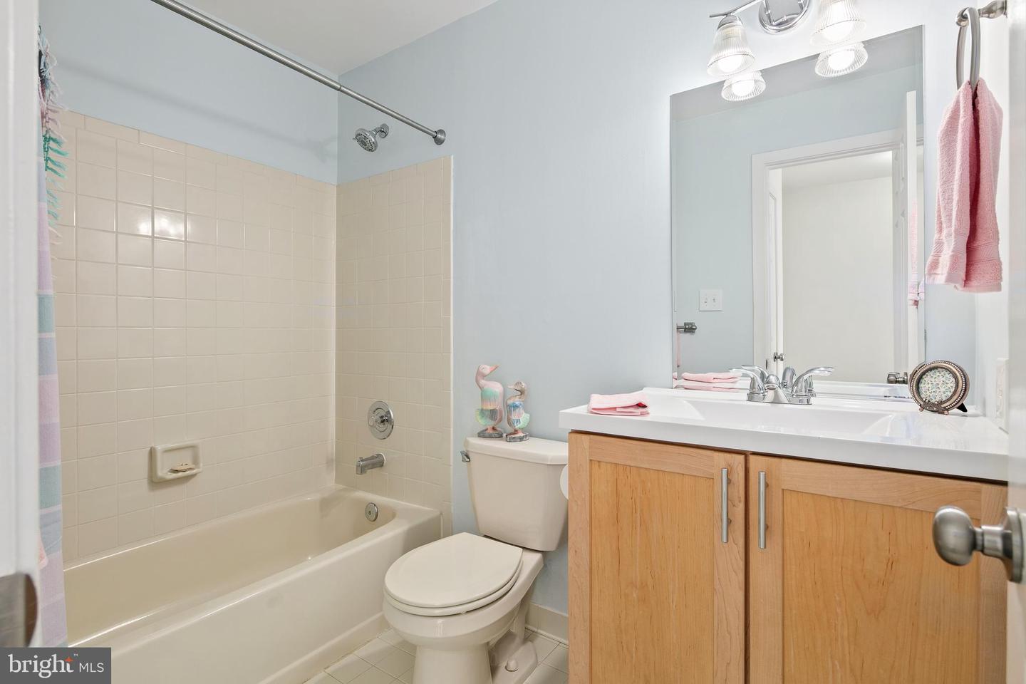 5566 LANGSTON BLVD #C-62, ARLINGTON, Virginia 22207, 2 Bedrooms Bedrooms, 8 Rooms Rooms,2 BathroomsBathrooms,Residential,For sale,5566 LANGSTON BLVD #C-62,VAAR2061234 MLS # VAAR2061234