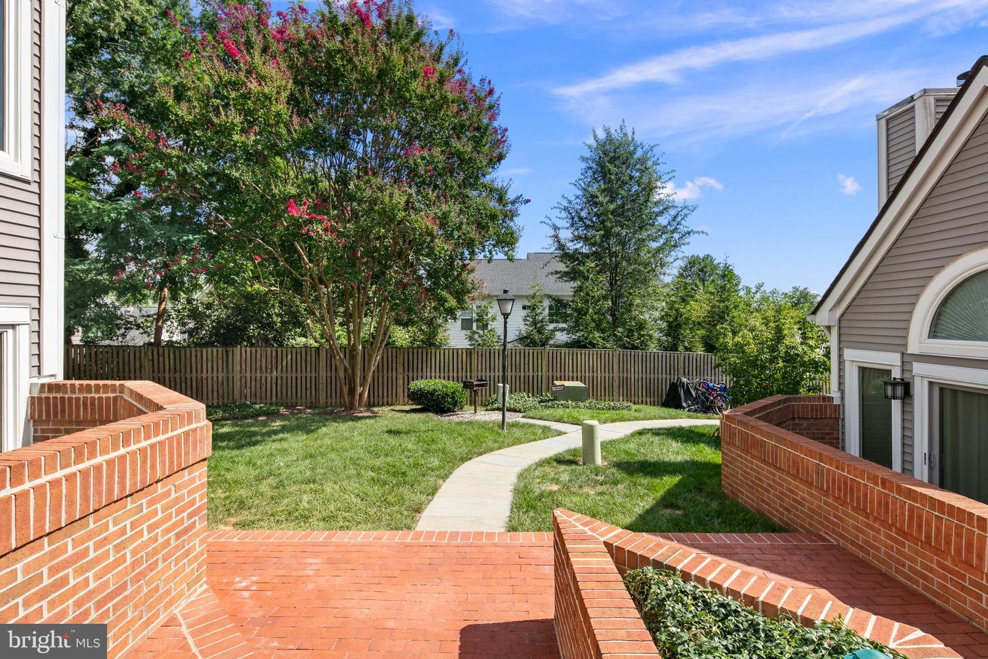 5566 LANGSTON BLVD #C-62, ARLINGTON, Virginia 22207, 2 Bedrooms Bedrooms, 8 Rooms Rooms,2 BathroomsBathrooms,Residential,For sale,5566 LANGSTON BLVD #C-62,VAAR2061234 MLS # VAAR2061234