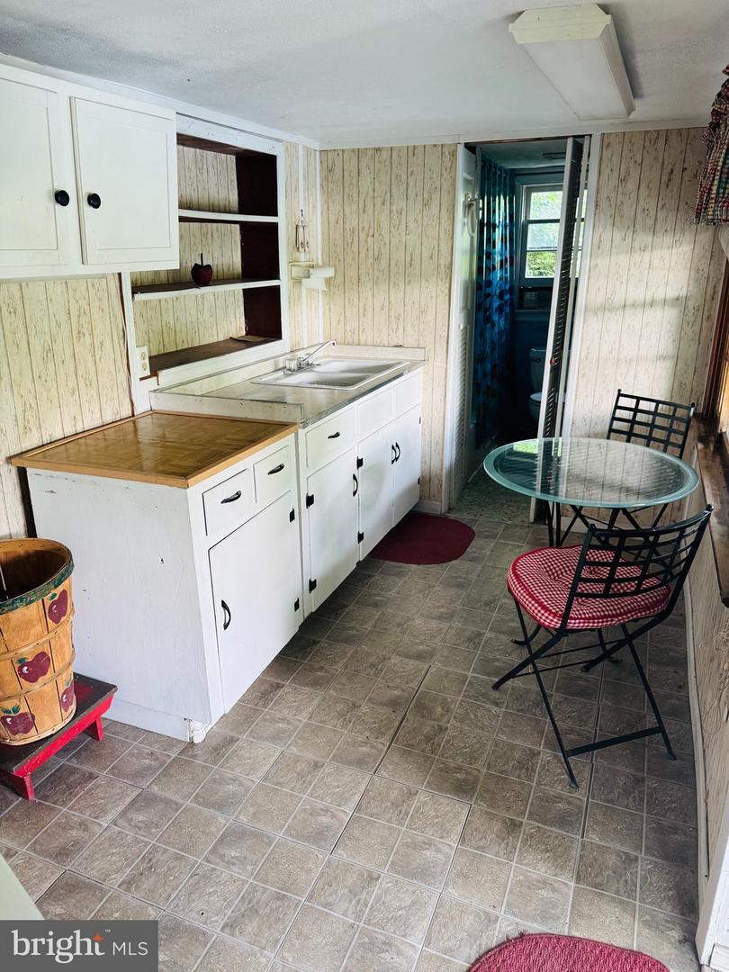 836 BENNYS BEACH RD, FRONT ROYAL, Virginia 22630, ,1 BathroomBathrooms,Residential,For sale,836 BENNYS BEACH RD,VAWR2011798 MLS # VAWR2011798