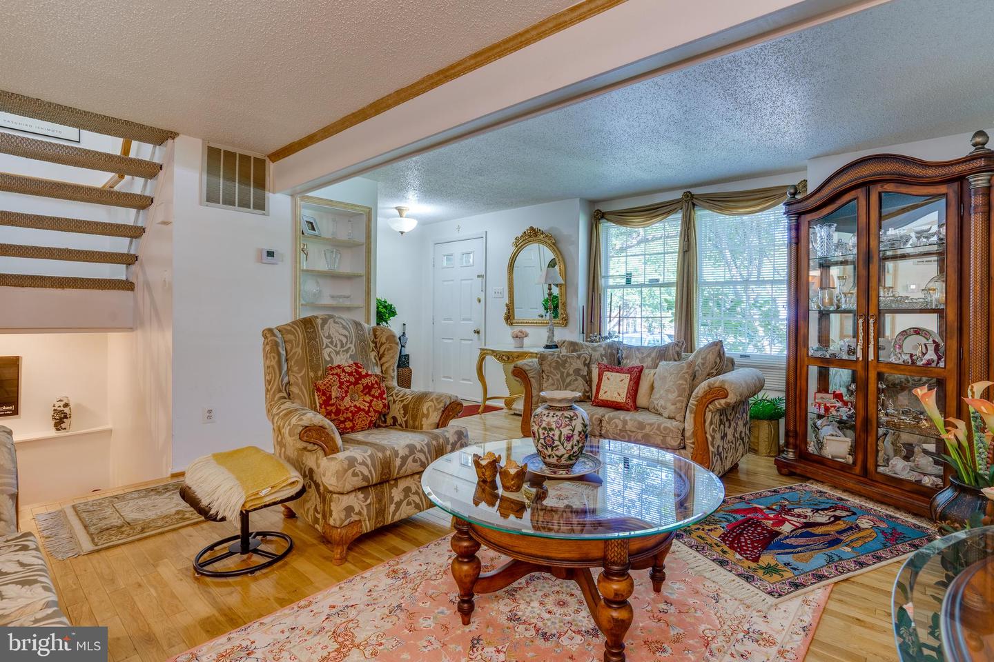 5838 HIGH BLUFF CT, BURKE, Virginia 22015, 3 Bedrooms Bedrooms, ,2 BathroomsBathrooms,Residential,For sale,5838 HIGH BLUFF CT,VAFX2257210 MLS # VAFX2257210