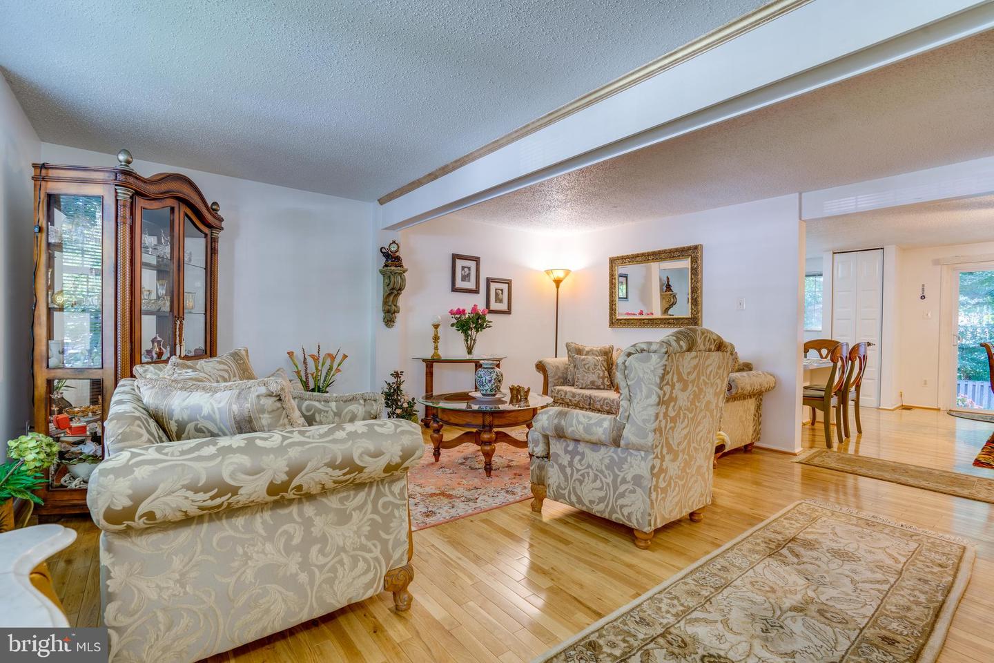 5838 HIGH BLUFF CT, BURKE, Virginia 22015, 3 Bedrooms Bedrooms, ,2 BathroomsBathrooms,Residential,For sale,5838 HIGH BLUFF CT,VAFX2257210 MLS # VAFX2257210