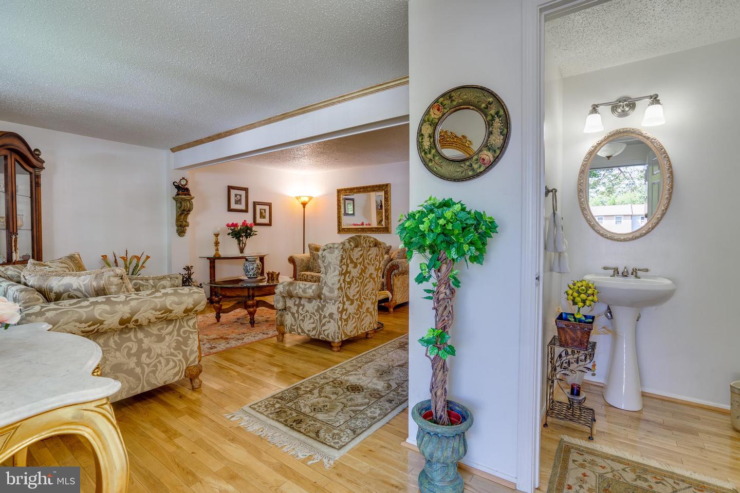 5838 HIGH BLUFF CT, BURKE, Virginia 22015, 3 Bedrooms Bedrooms, ,2 BathroomsBathrooms,Residential,For sale,5838 HIGH BLUFF CT,VAFX2257210 MLS # VAFX2257210