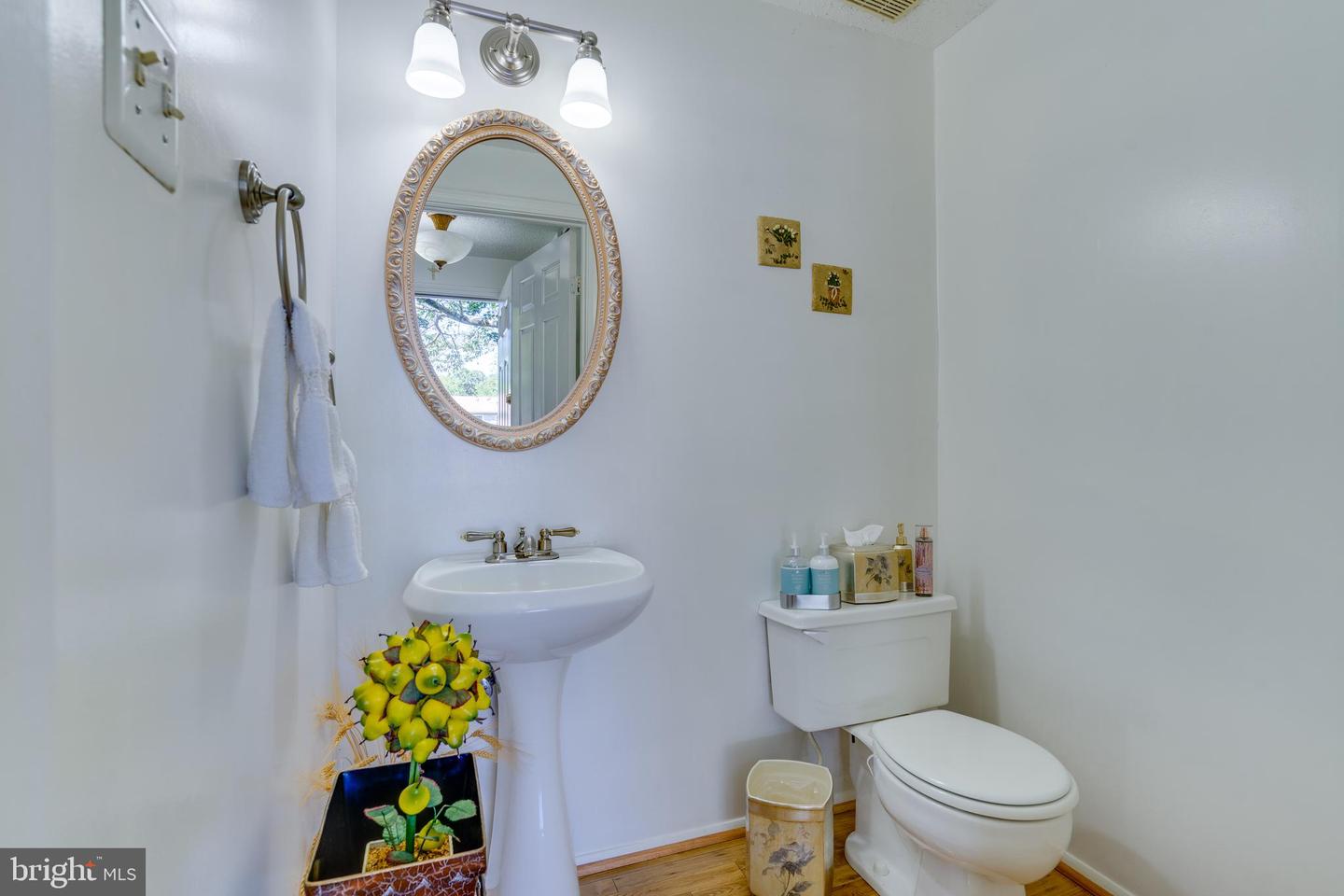 5838 HIGH BLUFF CT, BURKE, Virginia 22015, 3 Bedrooms Bedrooms, ,2 BathroomsBathrooms,Residential,For sale,5838 HIGH BLUFF CT,VAFX2257210 MLS # VAFX2257210