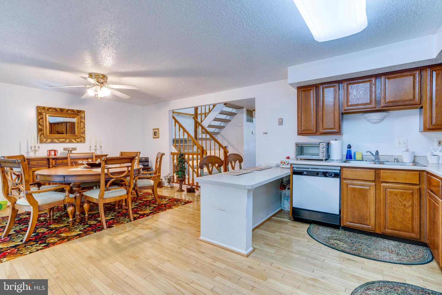 5838 HIGH BLUFF CT, BURKE, Virginia 22015, 3 Bedrooms Bedrooms, ,2 BathroomsBathrooms,Residential,For sale,5838 HIGH BLUFF CT,VAFX2257210 MLS # VAFX2257210