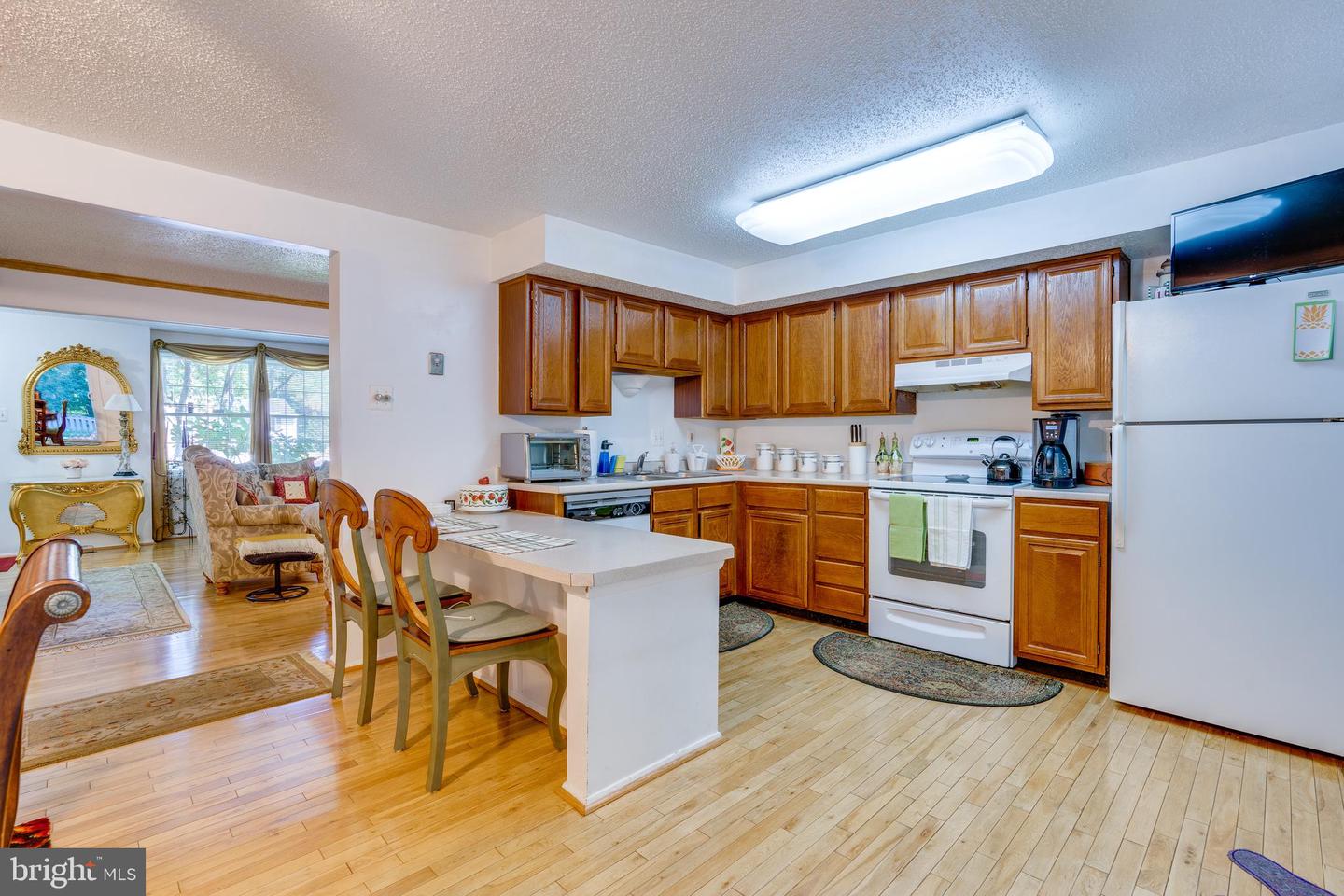 5838 HIGH BLUFF CT, BURKE, Virginia 22015, 3 Bedrooms Bedrooms, ,2 BathroomsBathrooms,Residential,For sale,5838 HIGH BLUFF CT,VAFX2257210 MLS # VAFX2257210