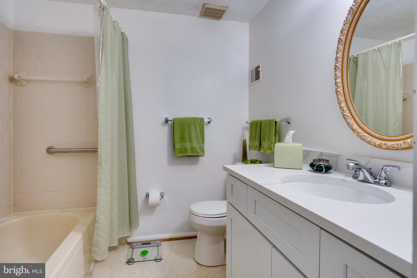 5838 HIGH BLUFF CT, BURKE, Virginia 22015, 3 Bedrooms Bedrooms, ,2 BathroomsBathrooms,Residential,For sale,5838 HIGH BLUFF CT,VAFX2257210 MLS # VAFX2257210
